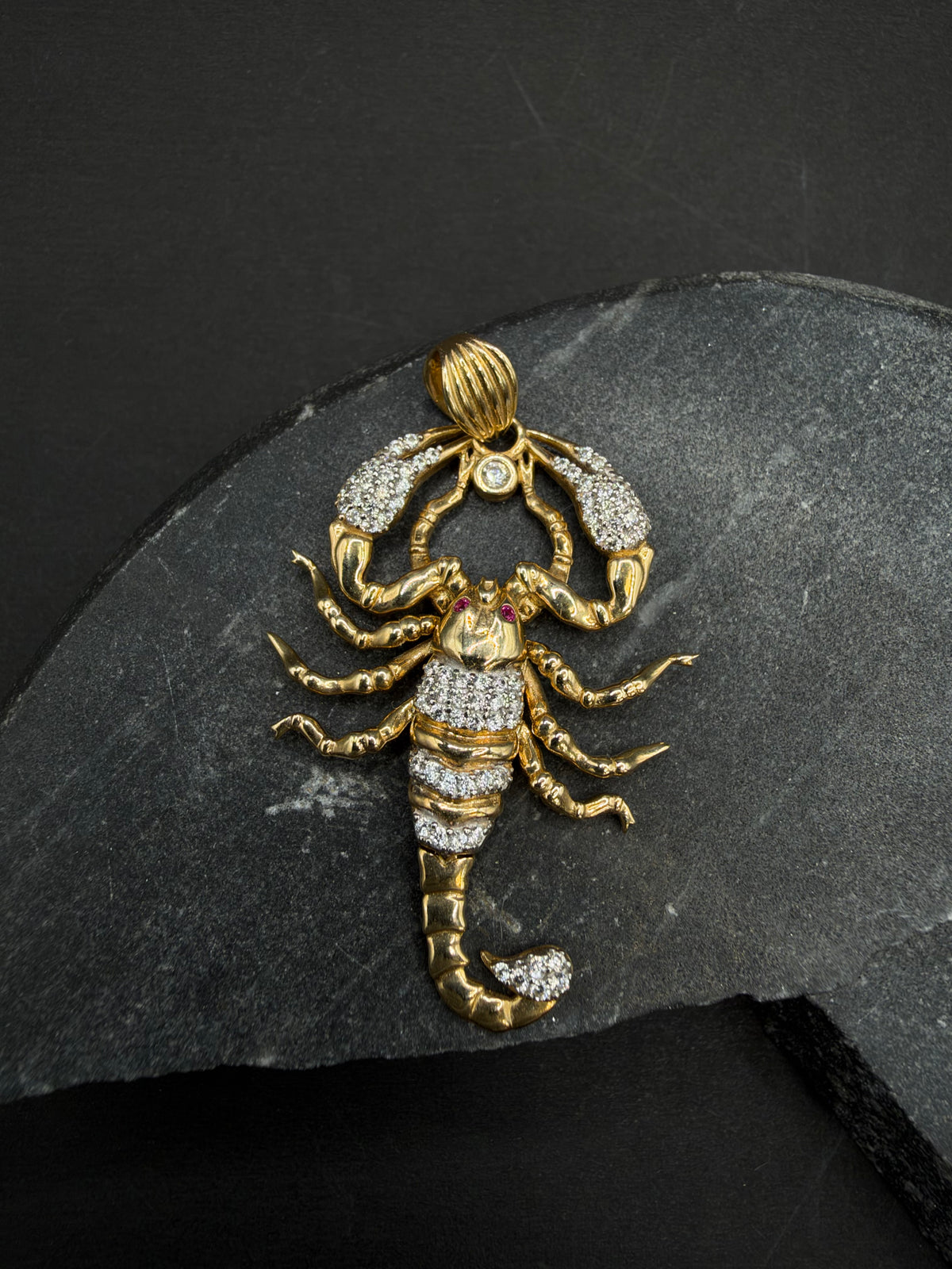 14K Gouden Schorpioen Hanger met Zirkonia – 45 × 28 mm