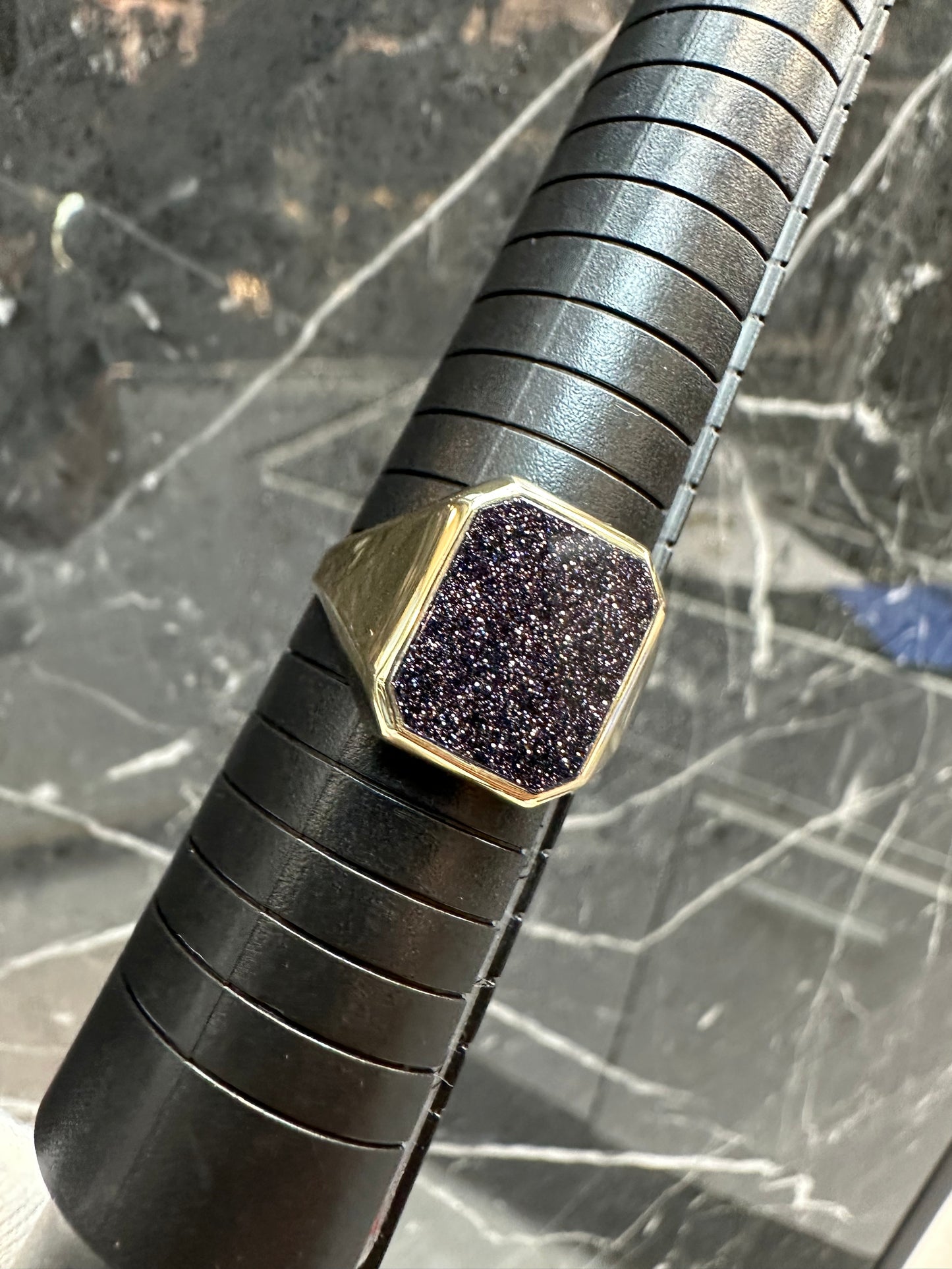 Prachtige 14K Gouden Zegelring met Paarse Lagensteen