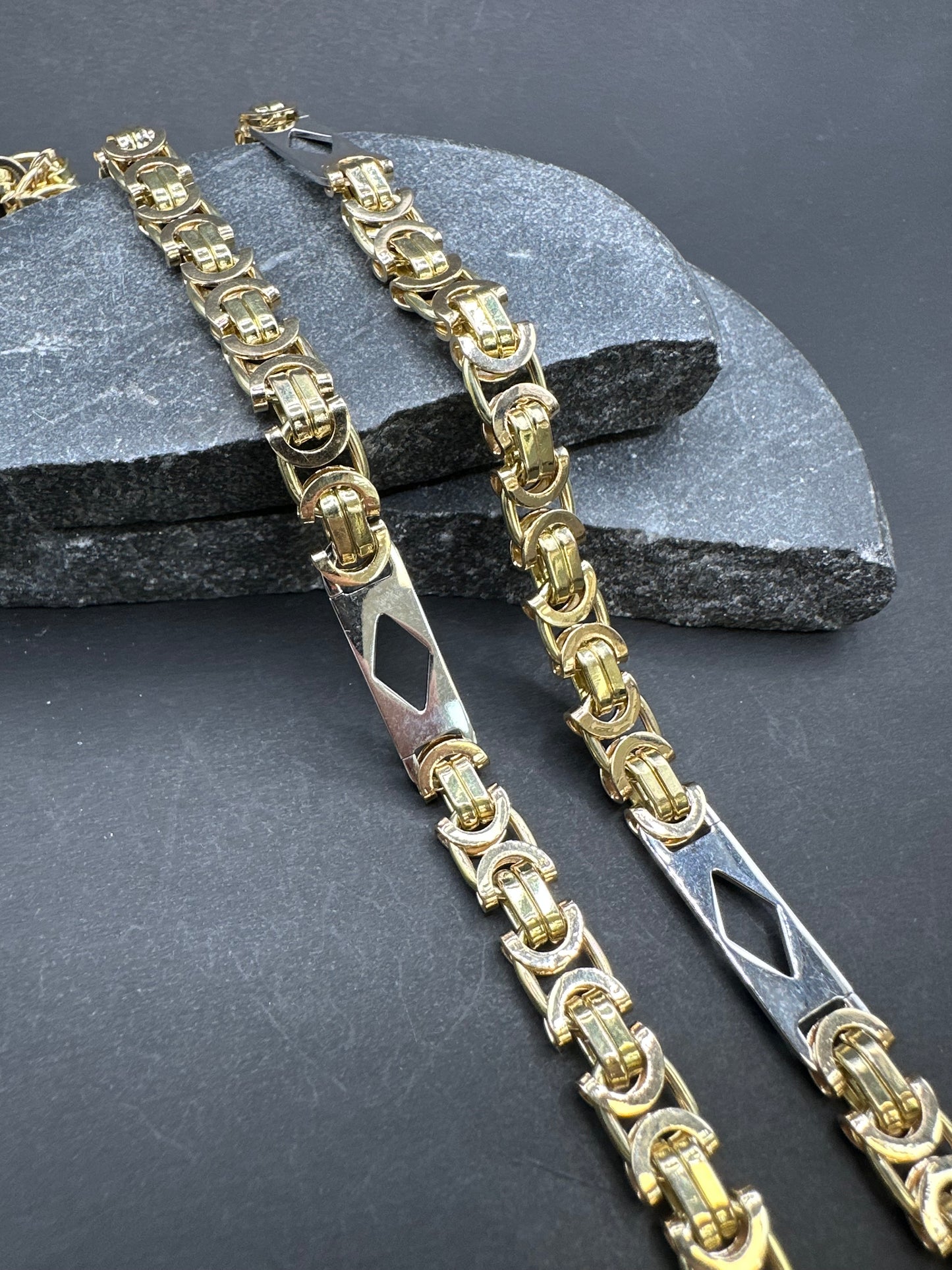 14K Gouden Platte Massieve Koningsketting met Witgouden Ruitjes – 70 cm