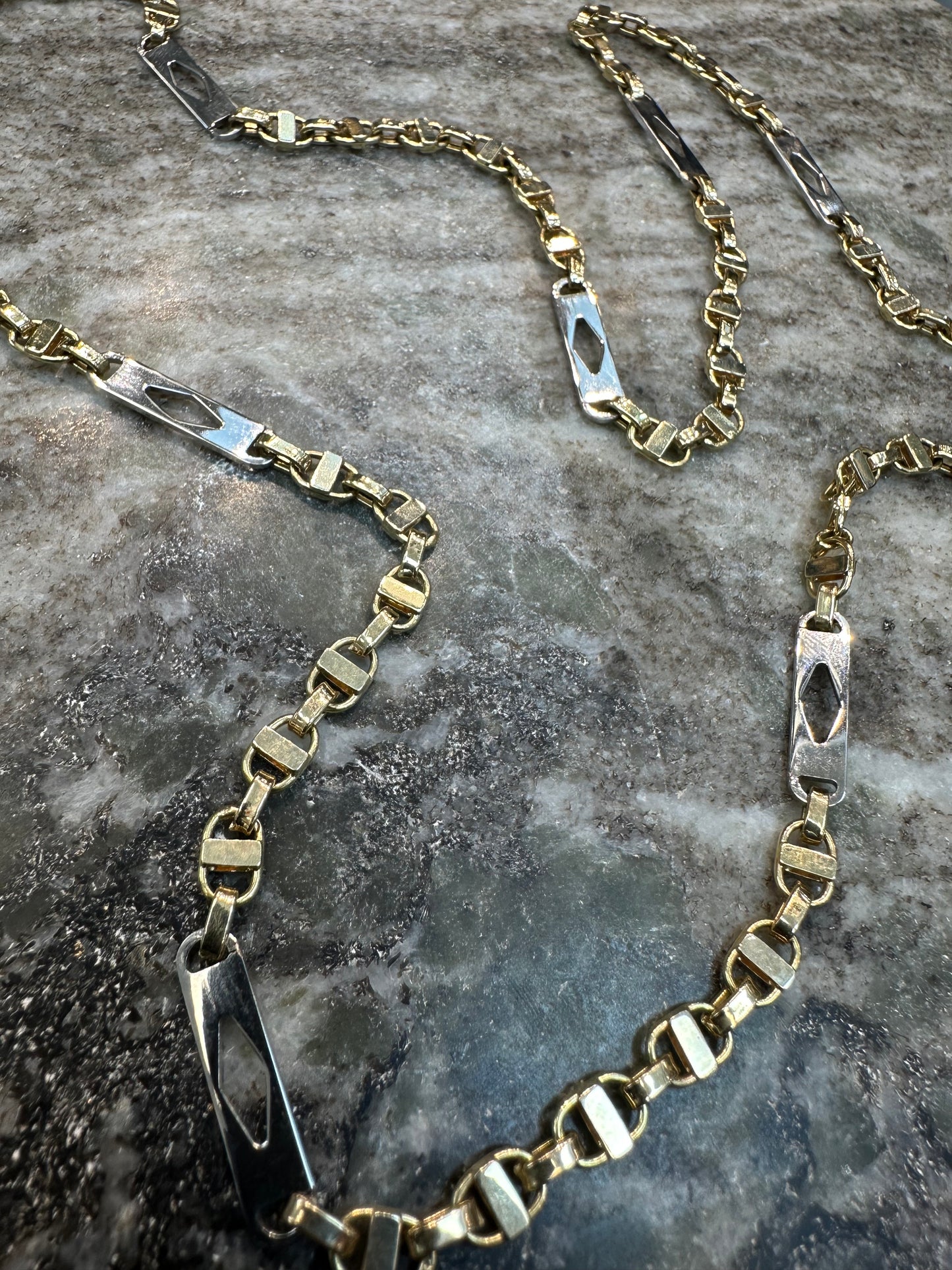 Prachtige 14K Gouden Kingsly Ketting met Ruitjes – Luxe & Uniek Design| 70 cm | 5 mm