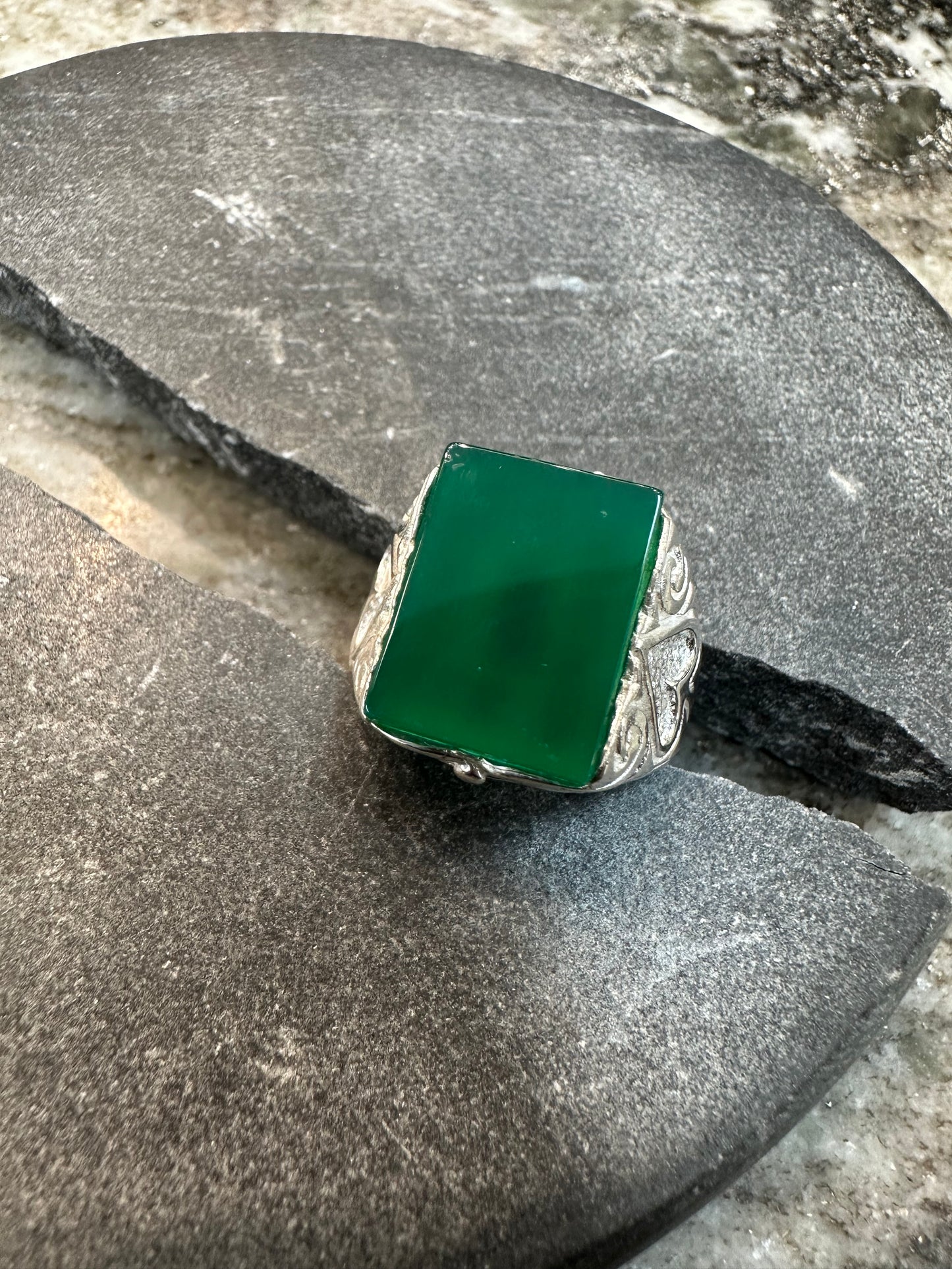Prachtige 925 Zilveren Ring met Jade Steen – Maat 18,5