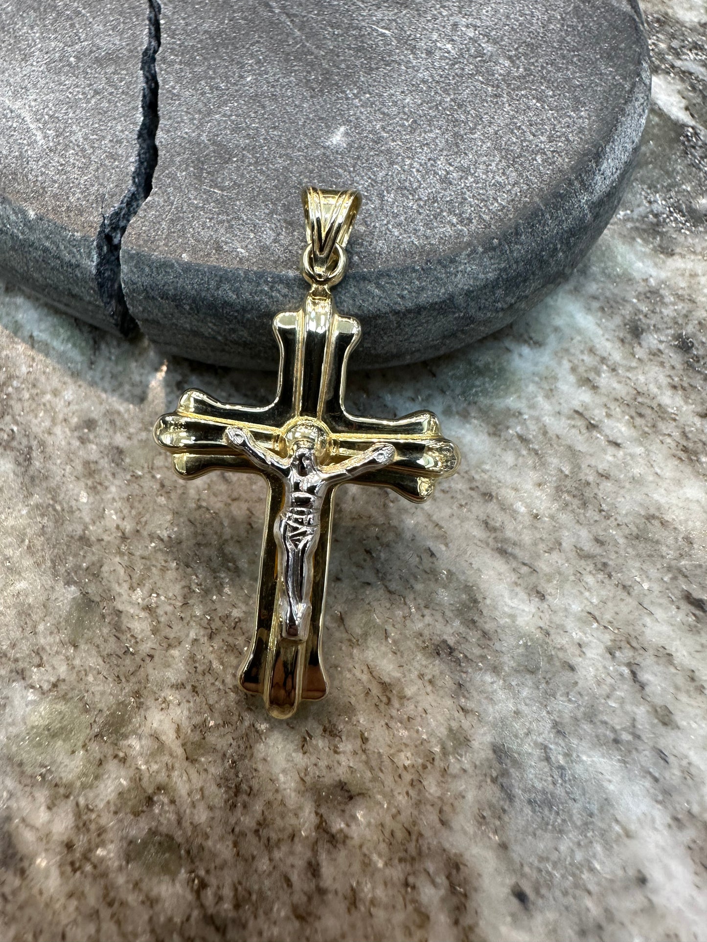 14K Gouden Kruishanger – 23 mm breed | 41 mm lang