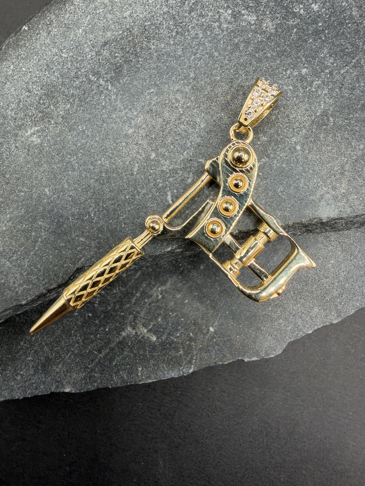 14K Gouden Tattoomachine Hanger – 20 × 45 mm