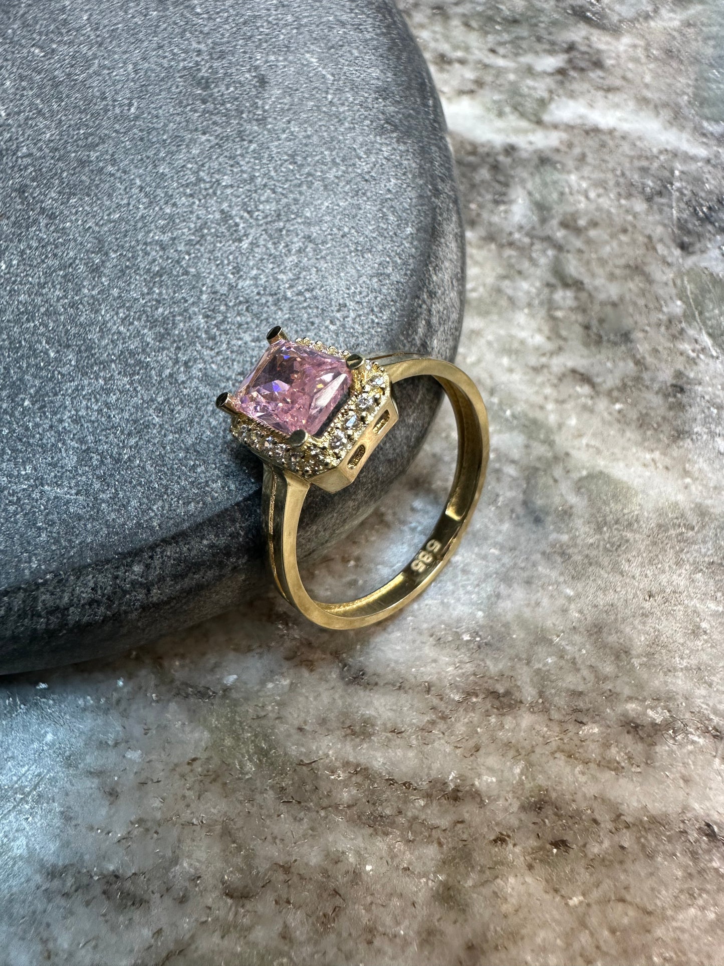 14K Gouden Ring met Toermalijn en Zirkonia – Maat 17,5