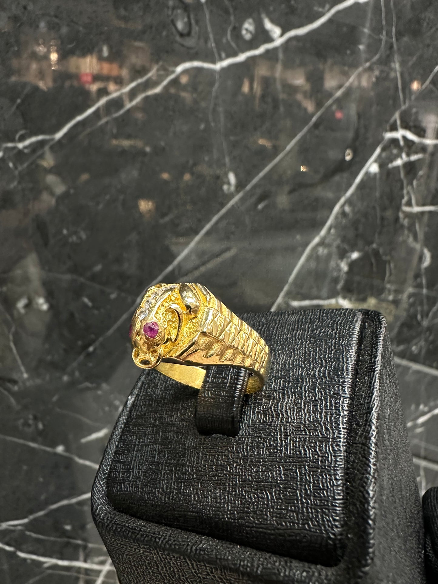 22K Gouden Kikker Ring met Robijn en Briljanten – Maat 21,5