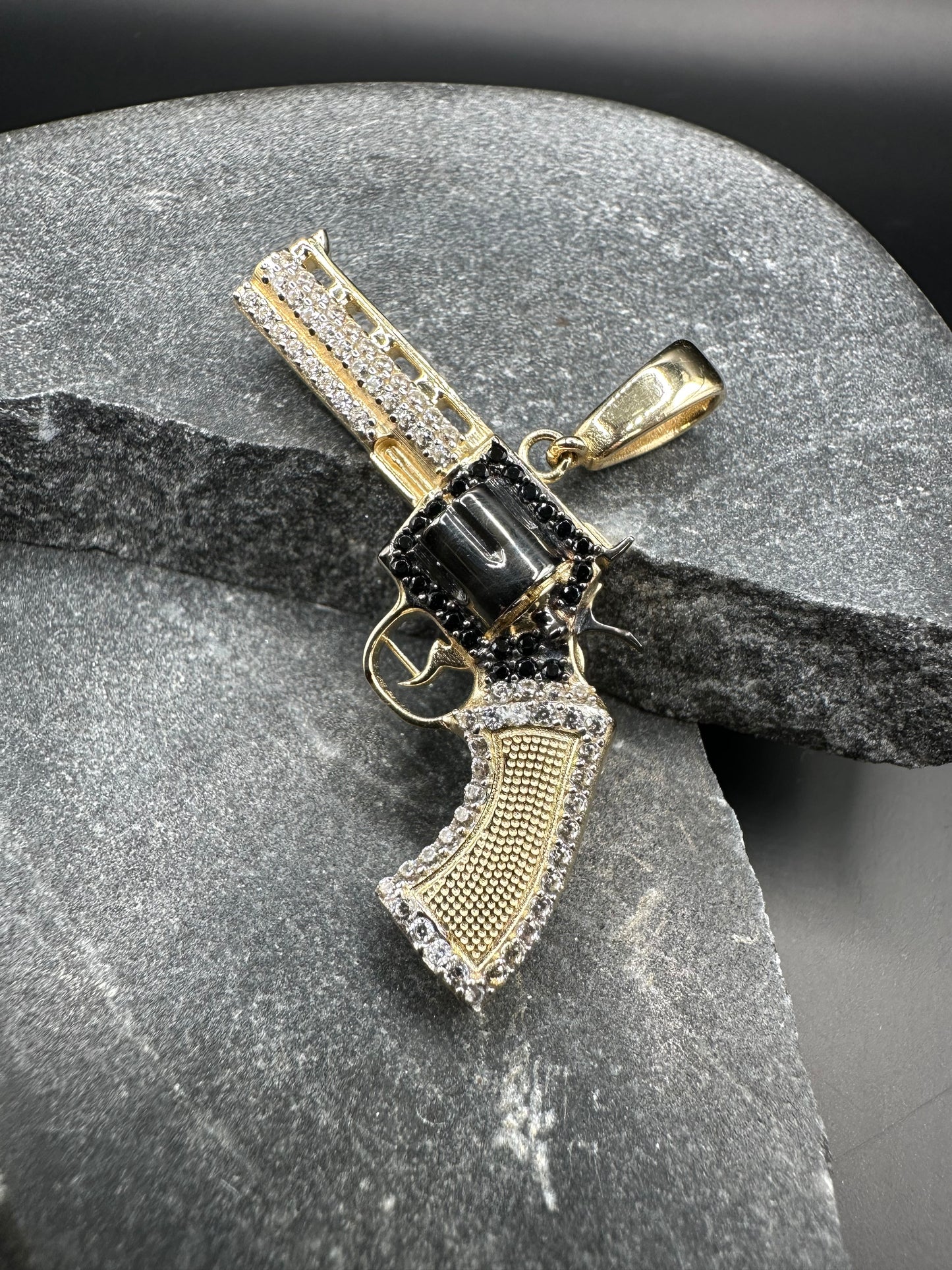 14K Gouden Revolver Hanger met Onyx Stenen – 44 mm