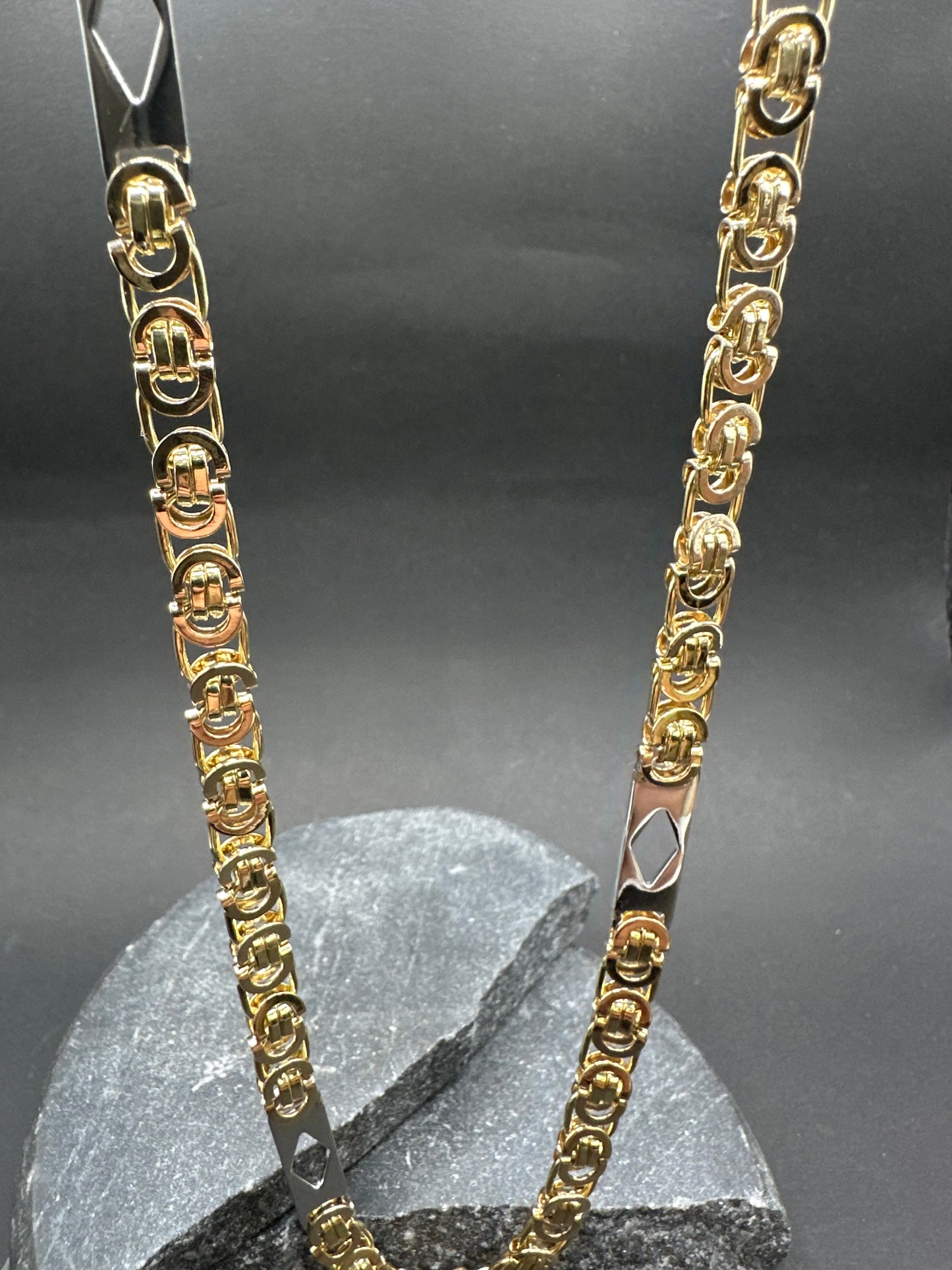 14K Gouden Massieve Platte Koningsketting met Witgouden Ruitjes – 70 cm