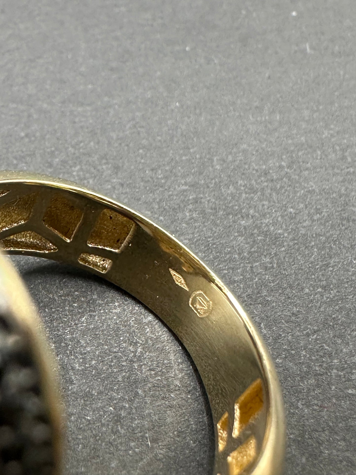 14K Gouden Scream Ring met Onyx en Zirkonia – Maat 18,5