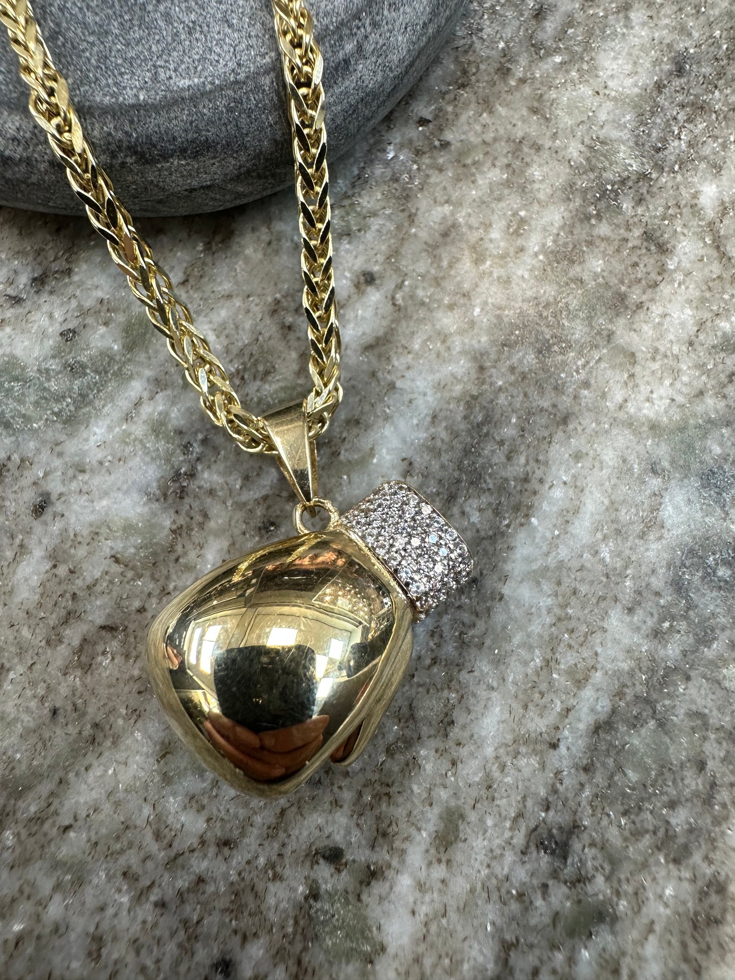14K Gouden Vossenstaart Ketting met Bokshandschoen Hanger
