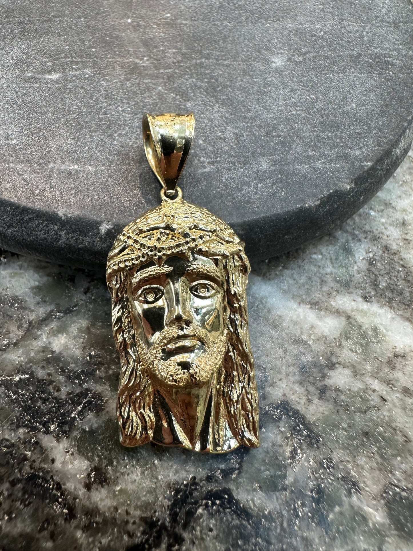 14K Gouden Jesus Piece Hanger