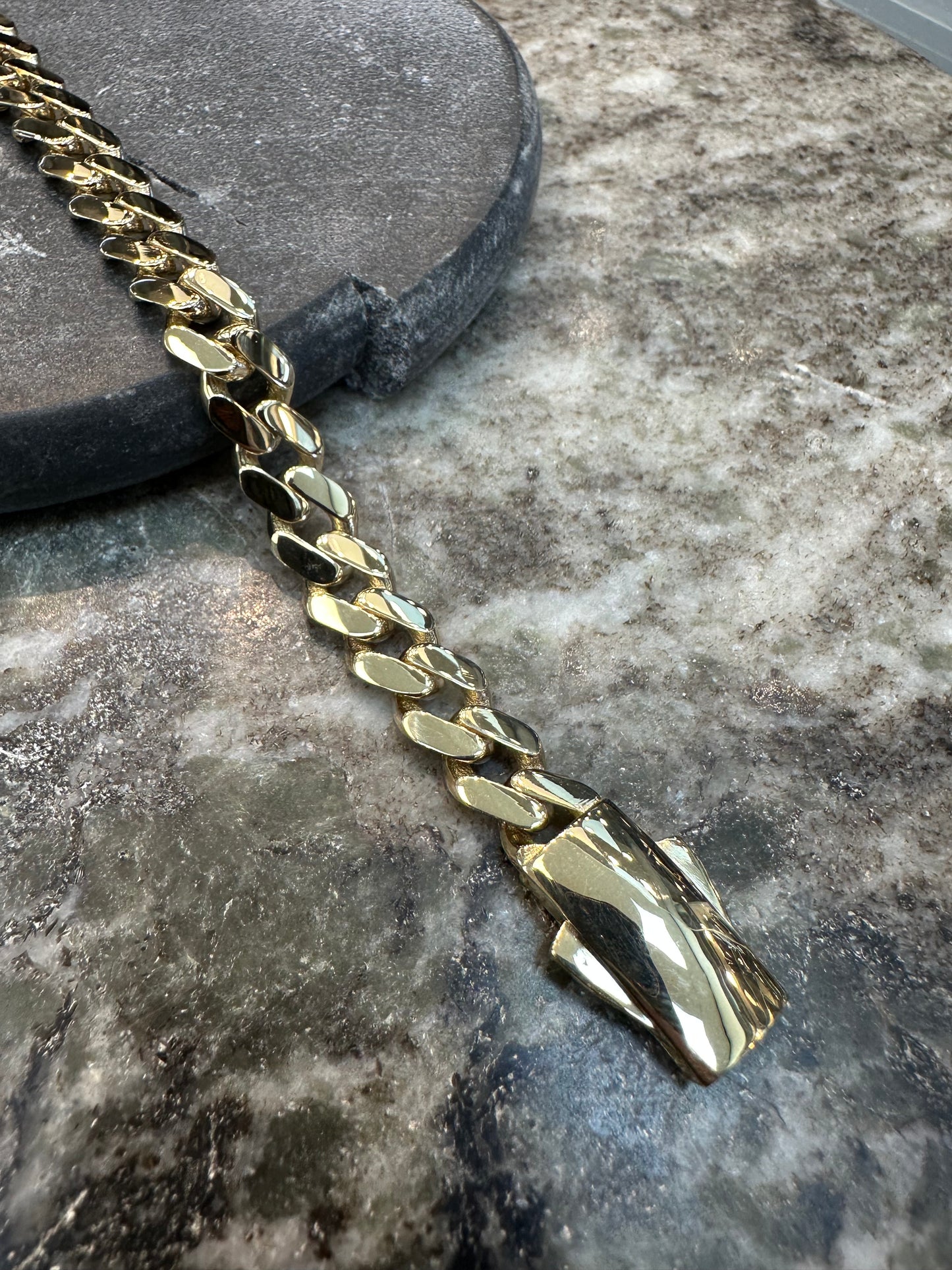 Prachtige 14K Gouden Cubaan Armband – 20,5 cm | 8,7 mm | Tijdloos & Stoer