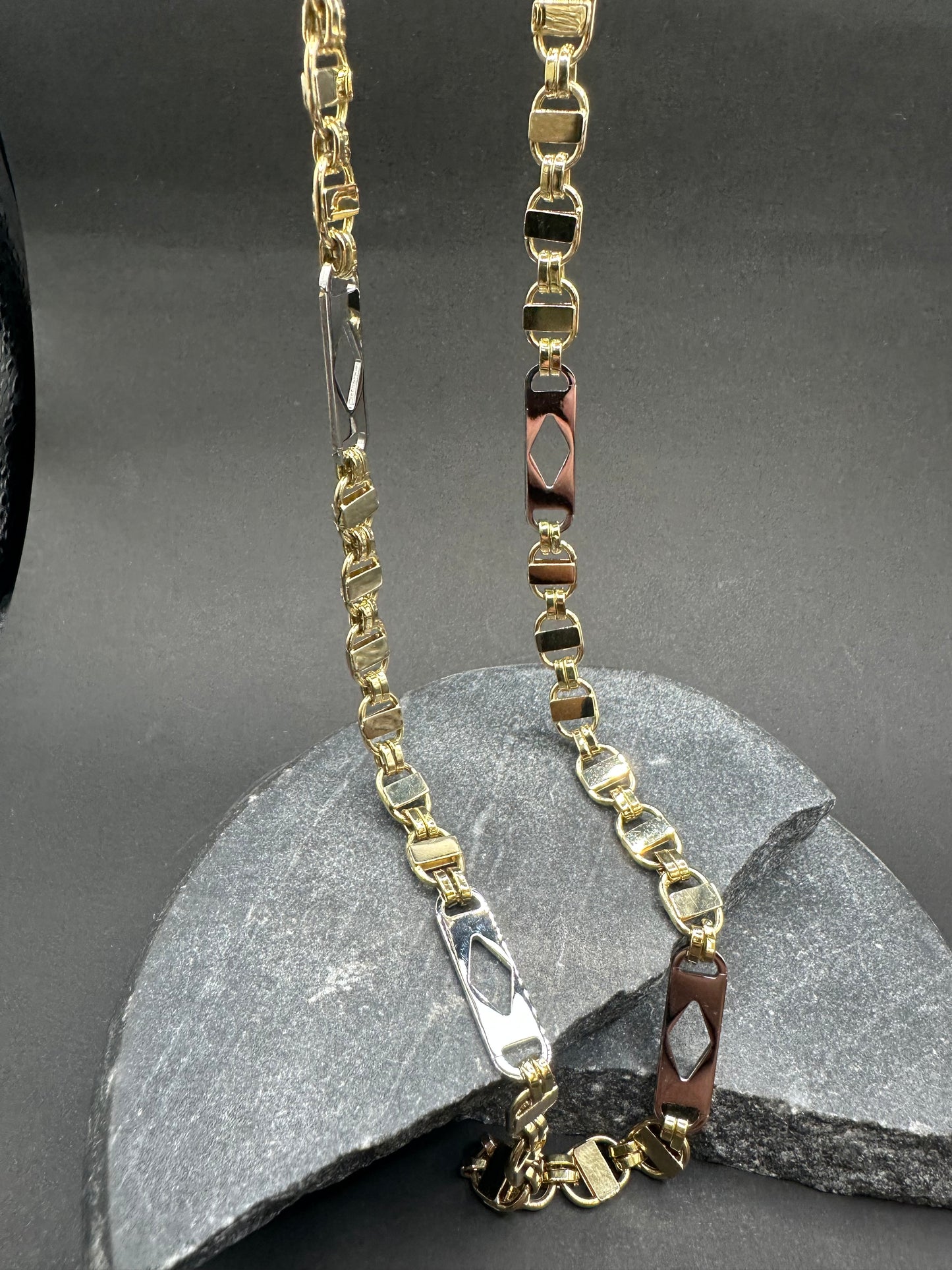 14K Gouden Platte Magnum Kingsly Ketting met Witgouden Ruitjes – 66 cm