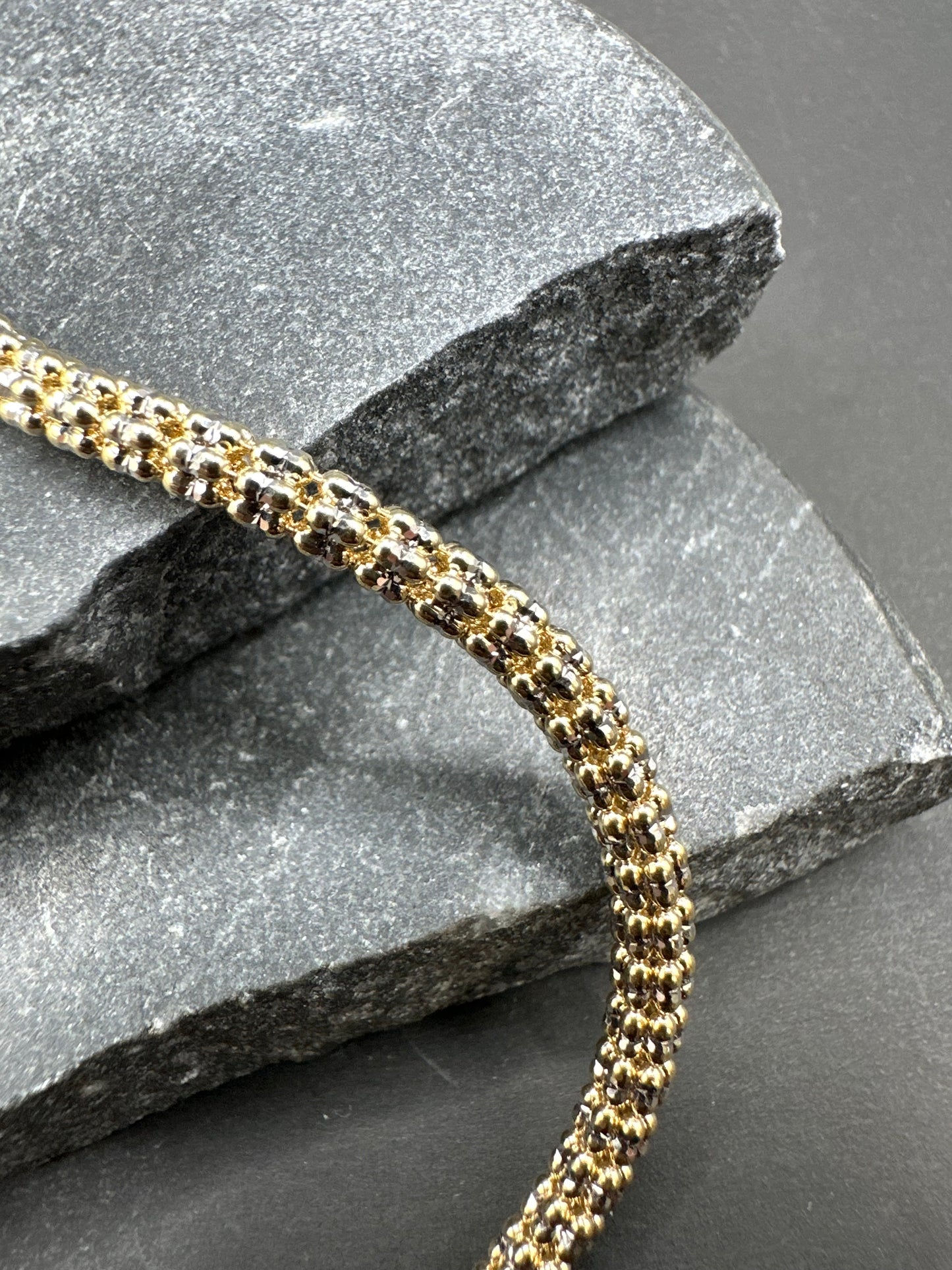 14K Gouden Buisvormige Armband met Draaislot – 21 cm