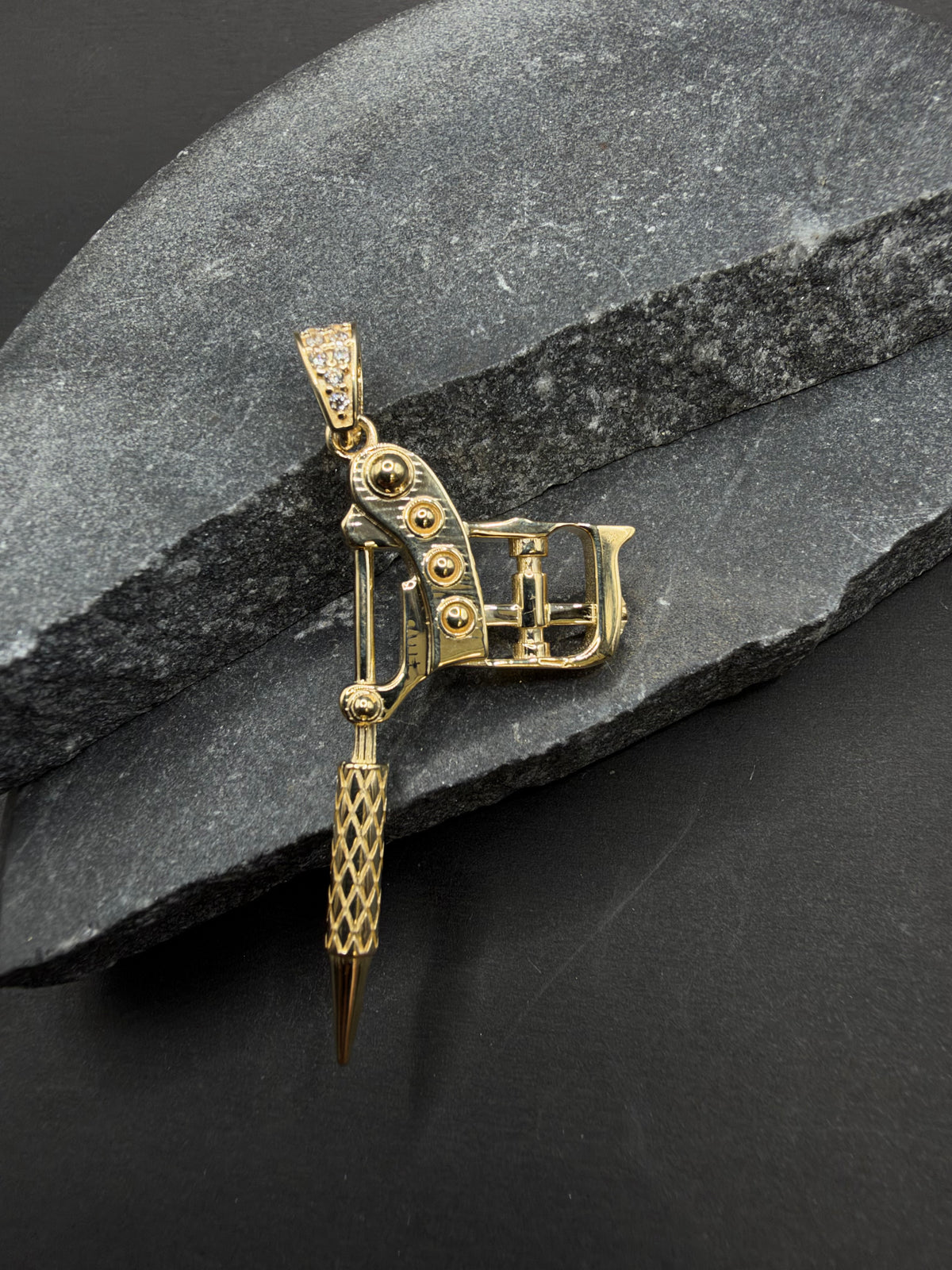 14K Gouden Tattoomachine Hanger – 20 × 45 mm