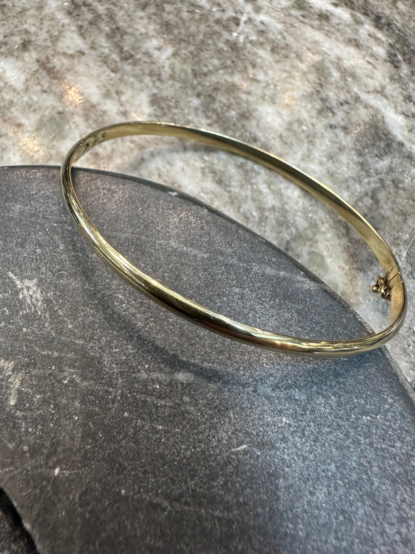 Subtiele 14K Gouden Gladde Slavenarmband – Elegant & Tijdloos| 58 mm