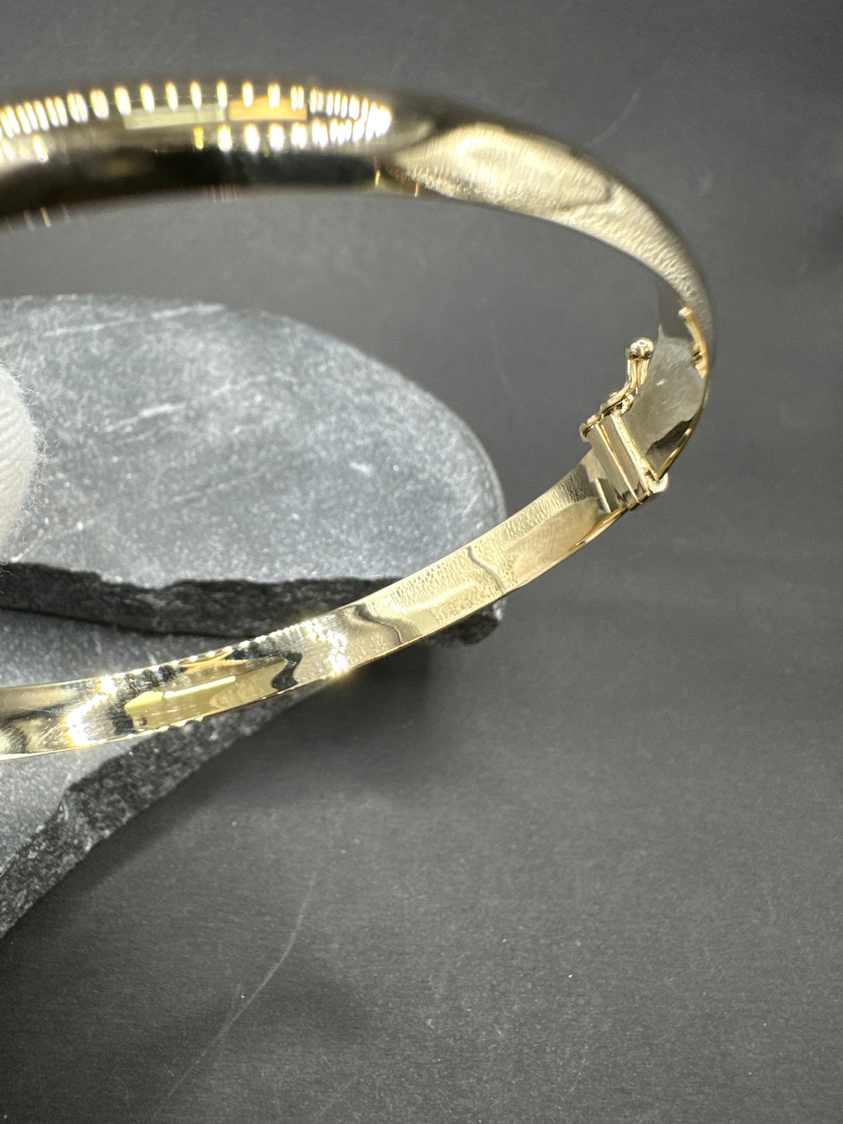 14K Gouden Klassieke Gladde Slavenarmband met Veersysteem – 61,1 mm – 6 mm