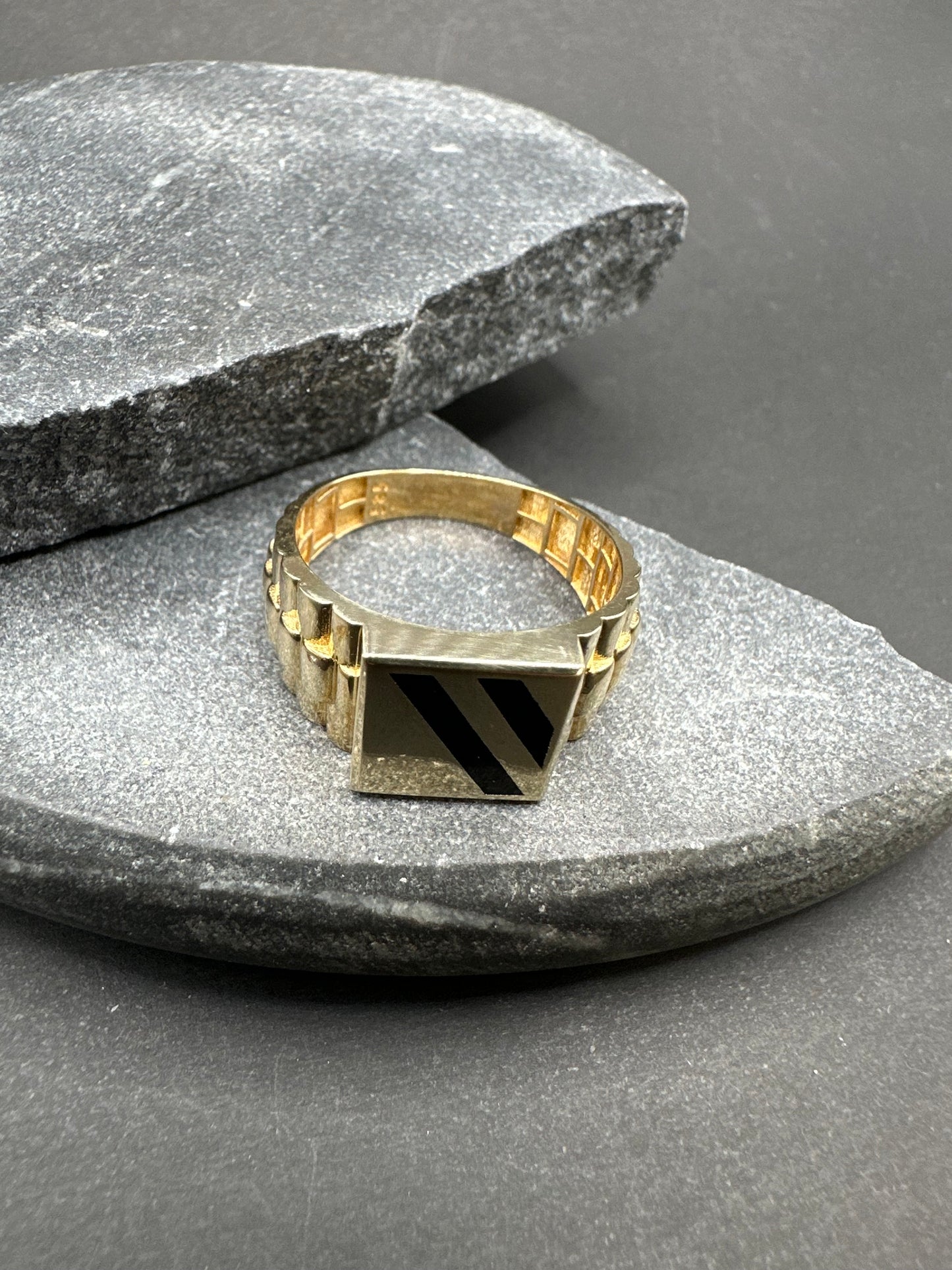 14K Gouden Zegelring met Onyx Lagensteen – Maat 21