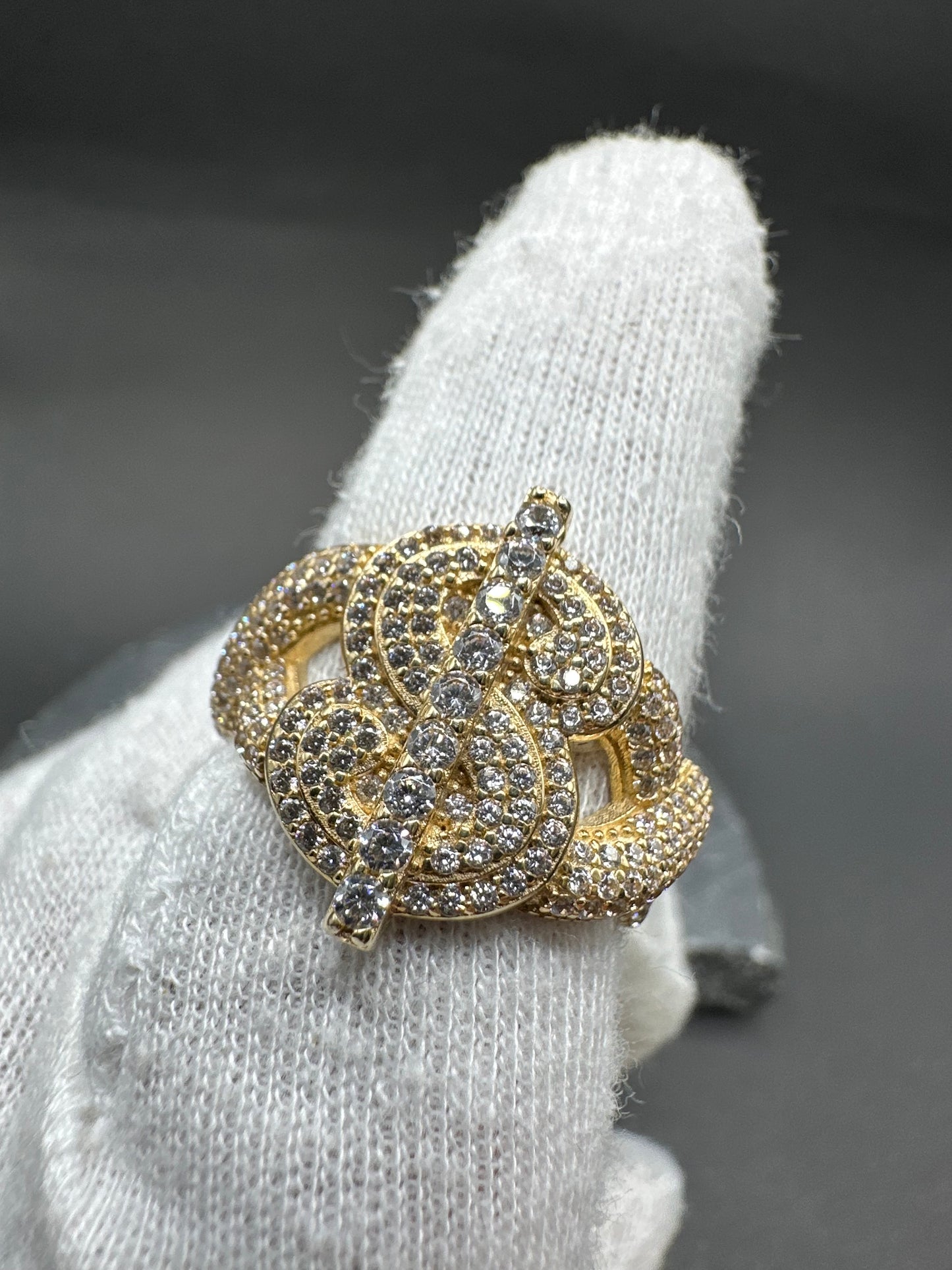 14K Gouden Iced Out Dollar Ring met Zirkonia – Maat 20