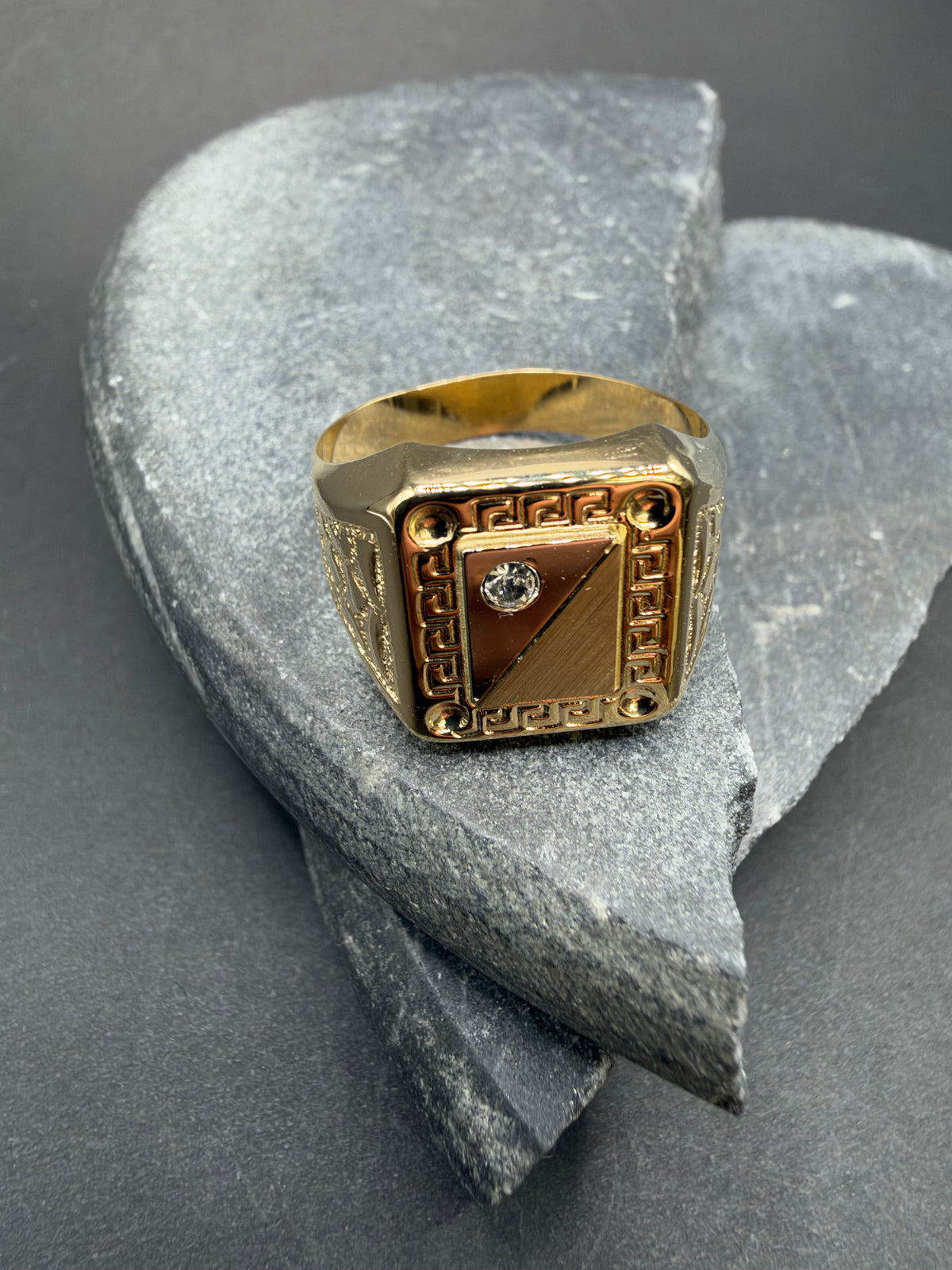 18K Gouden Ring met Meandrosbewerking en Zirkonia – Maat 21,5