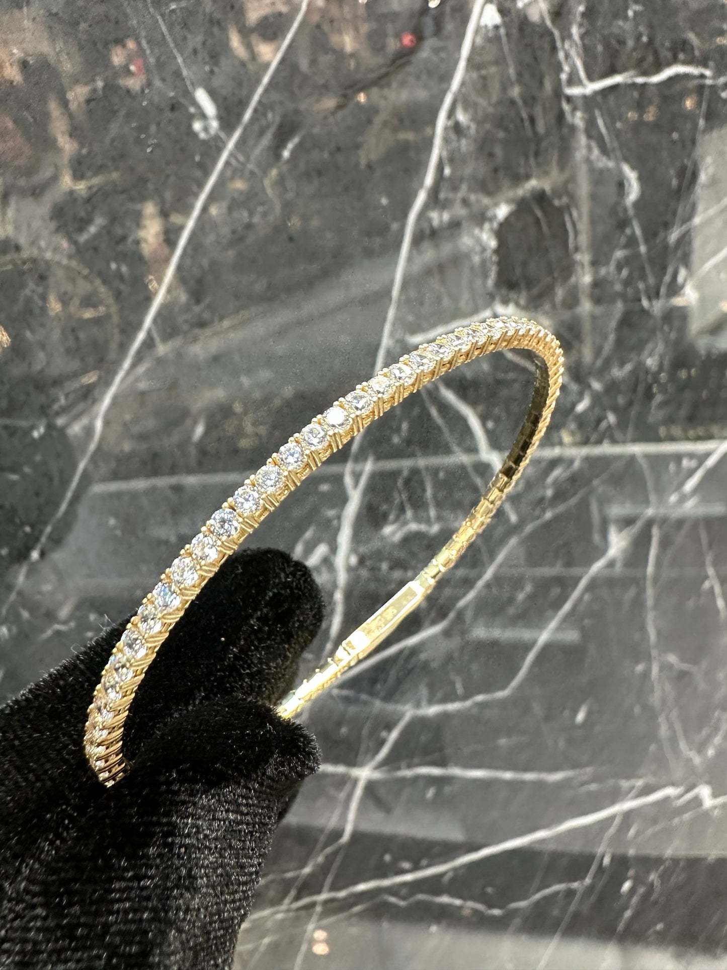 Prachtige 14K Gouden Tennis Bangle Armband met Zirkonia – Luxe & Elegant