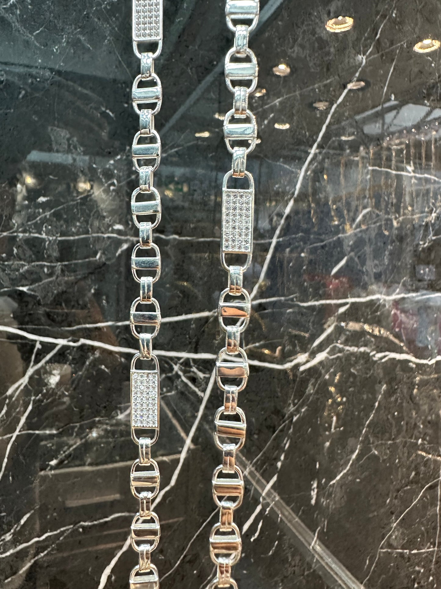 Prachtige 925 Zilveren Platte Magnum Ketting – 70 cm | 8 mm | Iced met Zirkonia