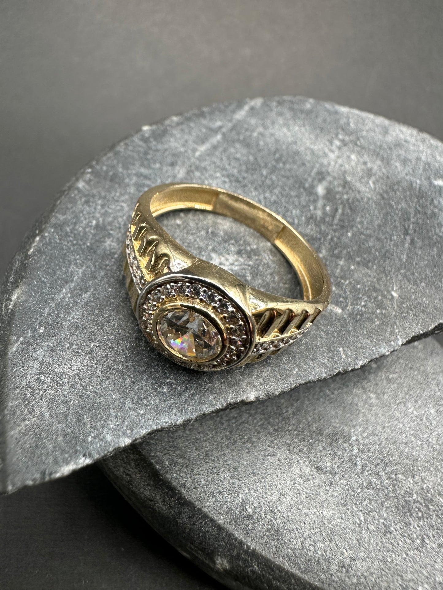 14K Gouden Ring met Ronde Zirkonia – Maat 20,5