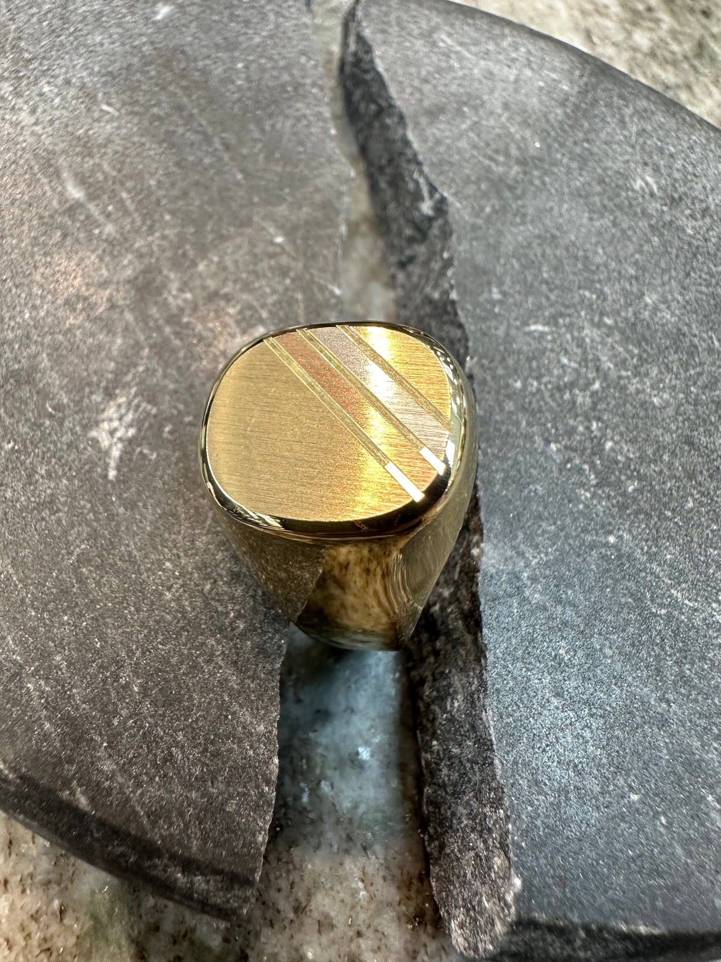 14K Gouden Tricolor Klassieke Zegelring – Comfort Fit | Luxe & Tijdloos