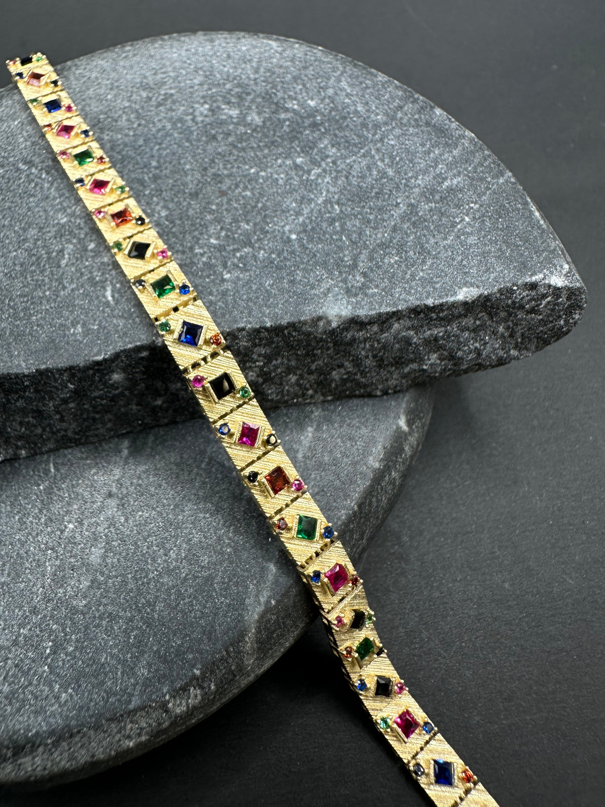 14K Gouden Matte Vierkante Armband met Edelstenen – 19,5 cm – 4,6 mm