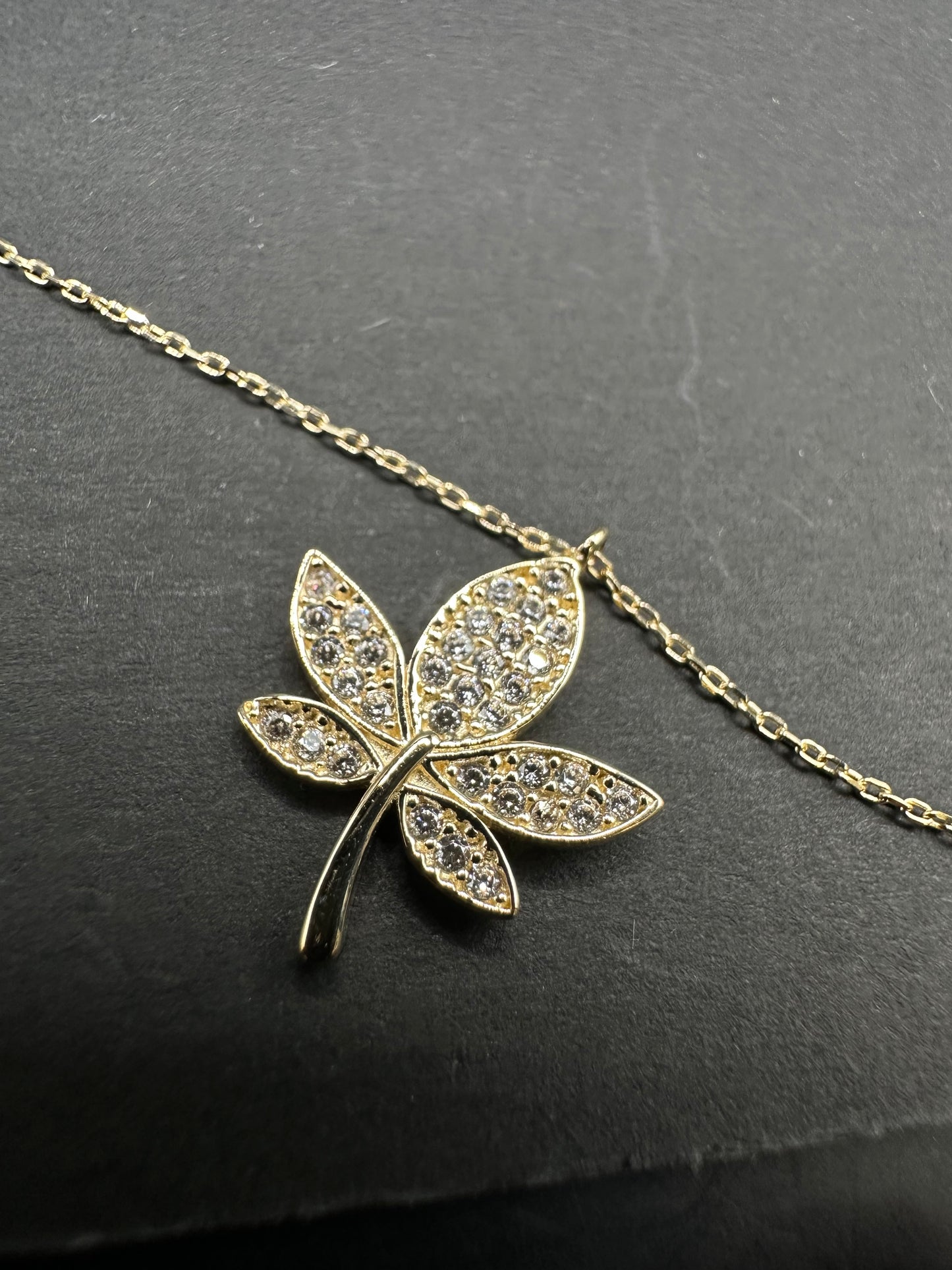 14K Gouden Elegante Ketting met Blad Hanger – 42 cm