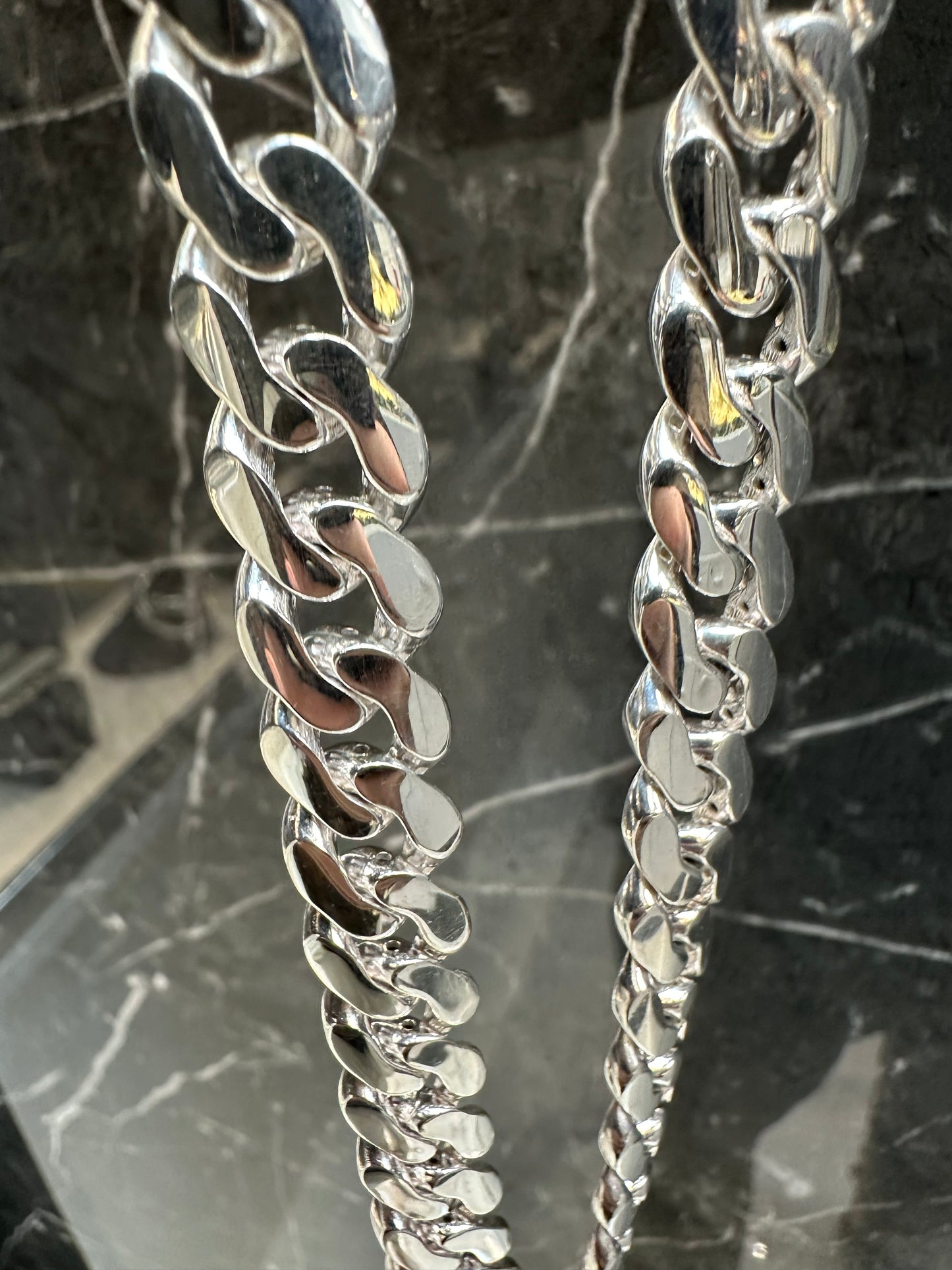 Prachtige 925 Zilveren Cuban Link Ketting – 61 cm | 12 mm | Iced Blokslot