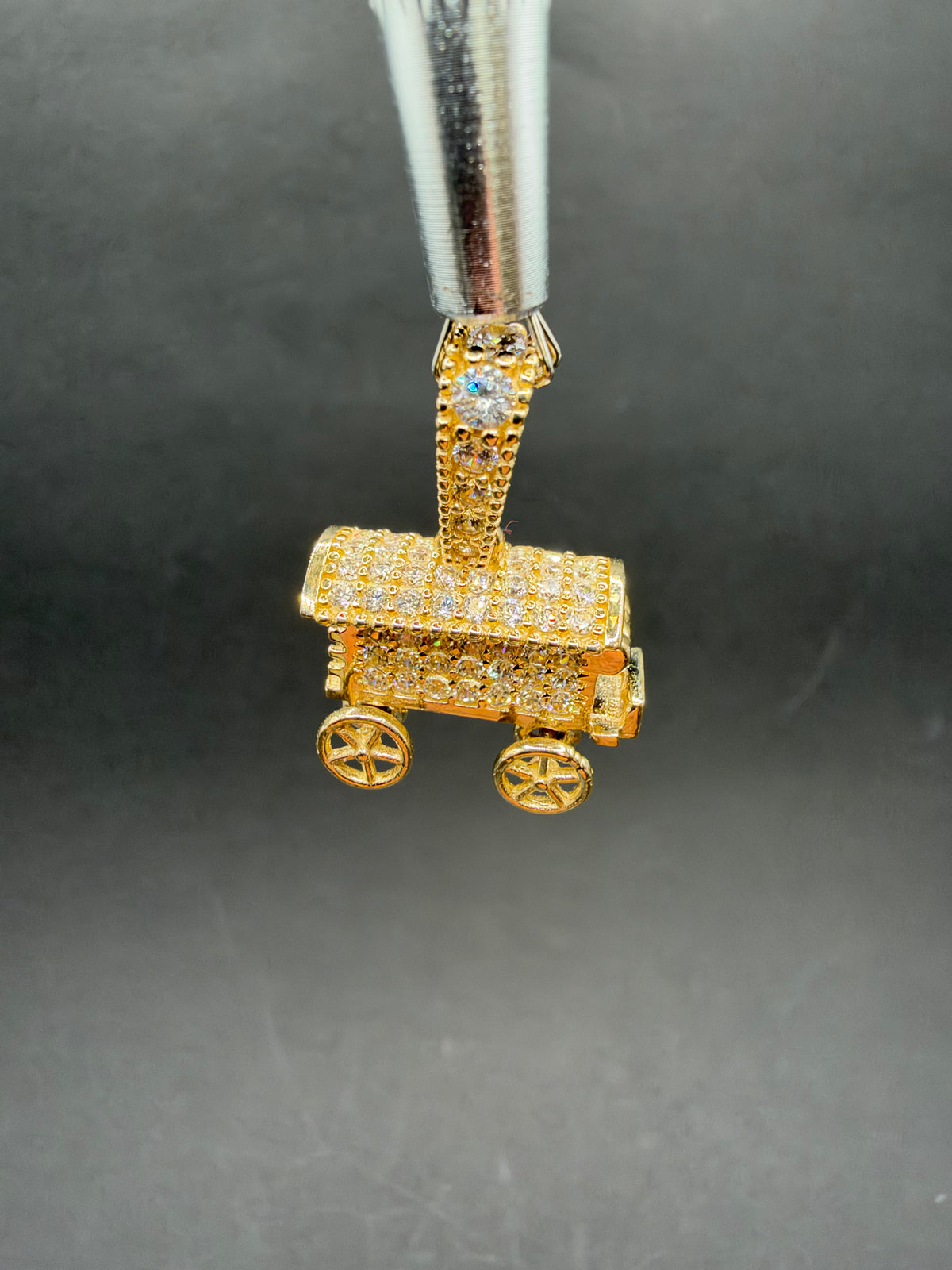 14K Gouden Woonwagen Hanger met Zirkonia – Handgemaakt