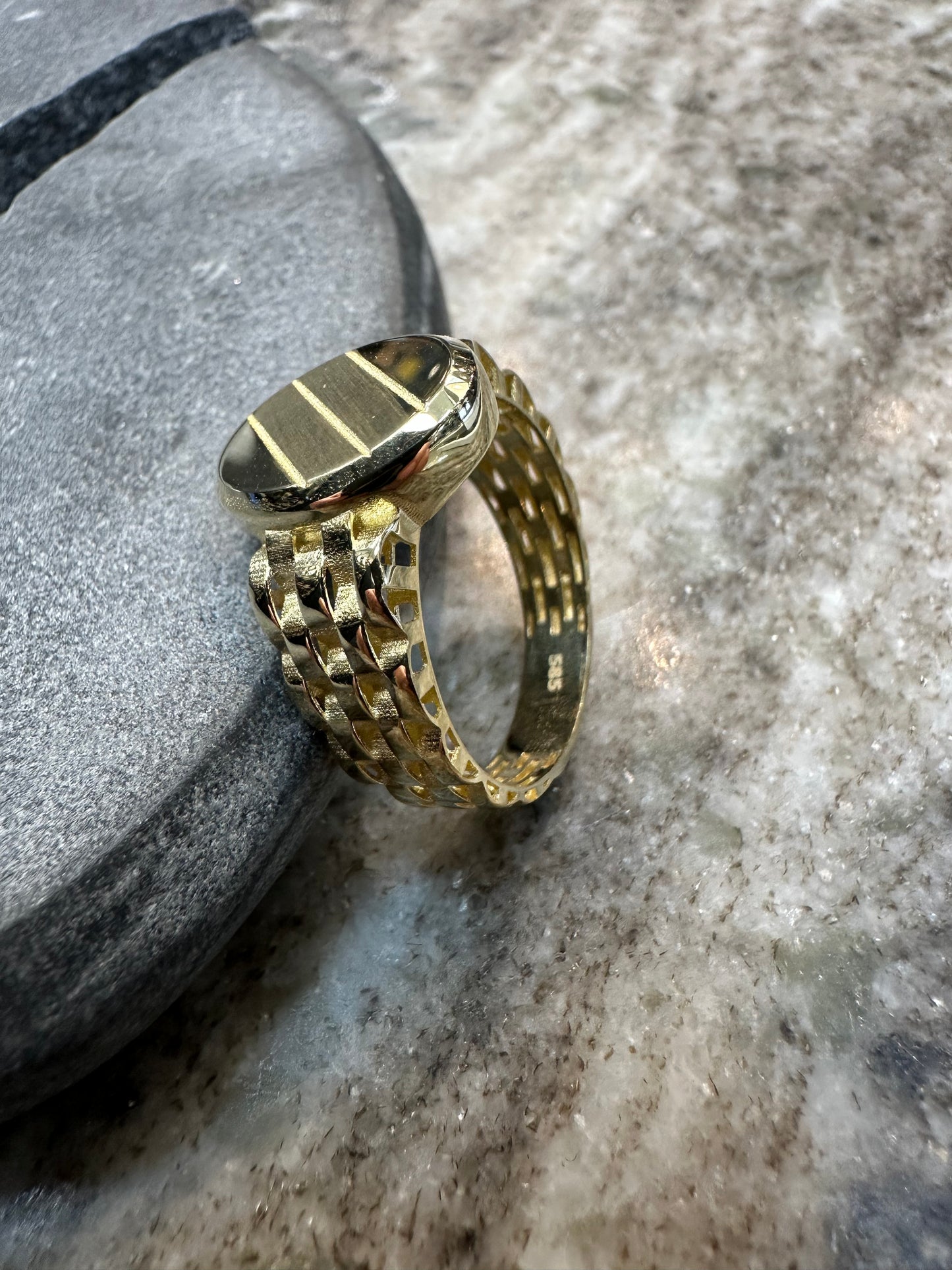 Prachtige 14K Gouden Zegelroley Ring – Maat 21