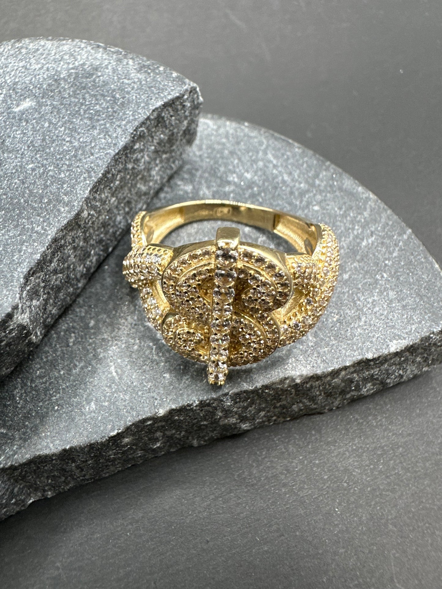 14K Gouden Iced Out Dollar Ring met Zirkonia – Maat 20
