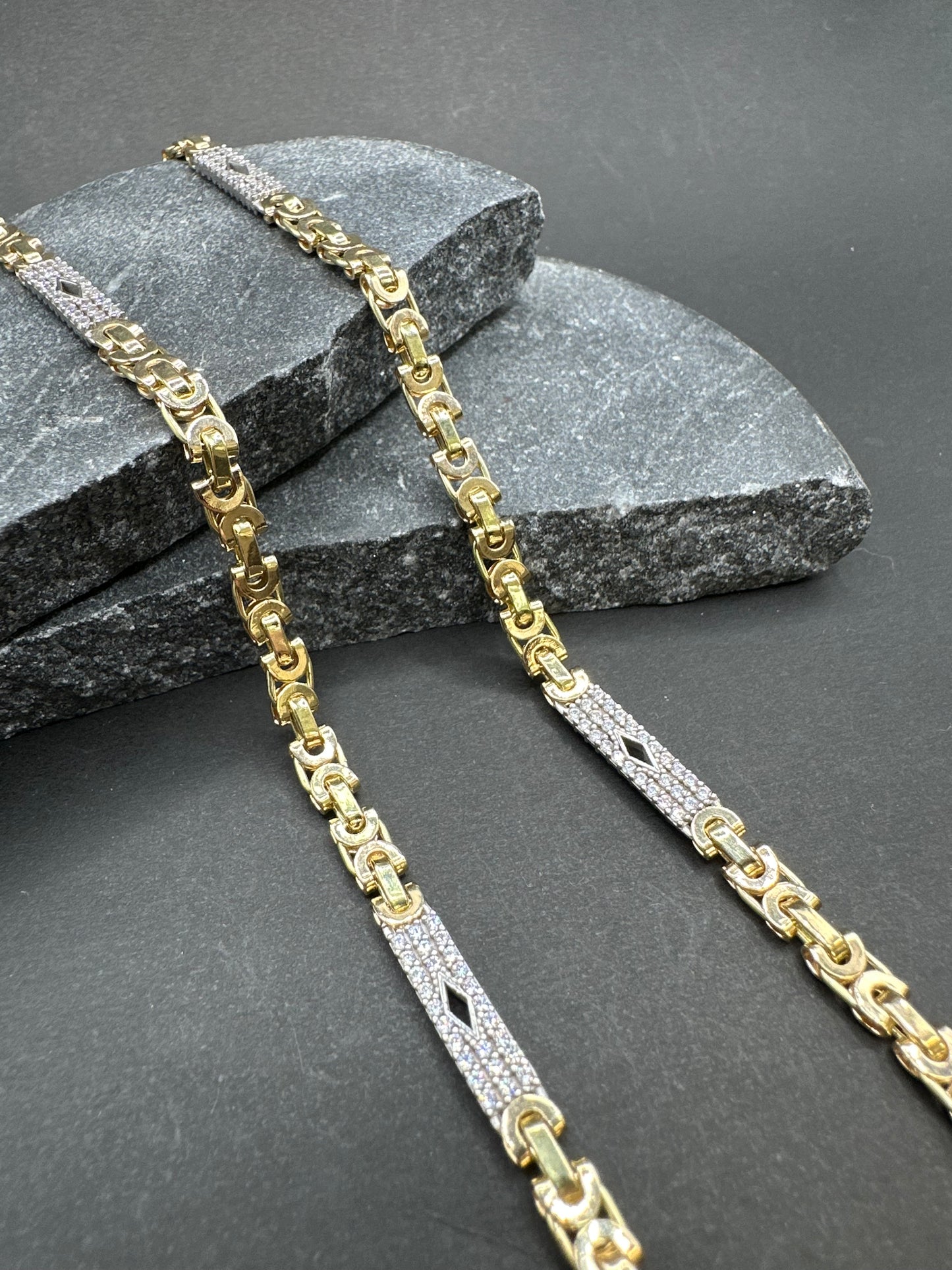 14K Gouden Massieve Platte Koningsketting met Iced Ruitjes – 70 cm