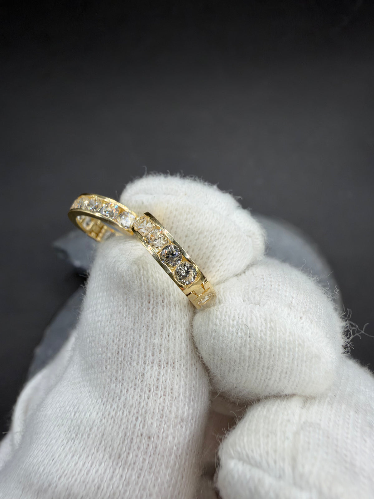 14K Gouden Oorbellen met Zirkonia en Edelsteen – Ø 12 mm – 2,6 mm Breed