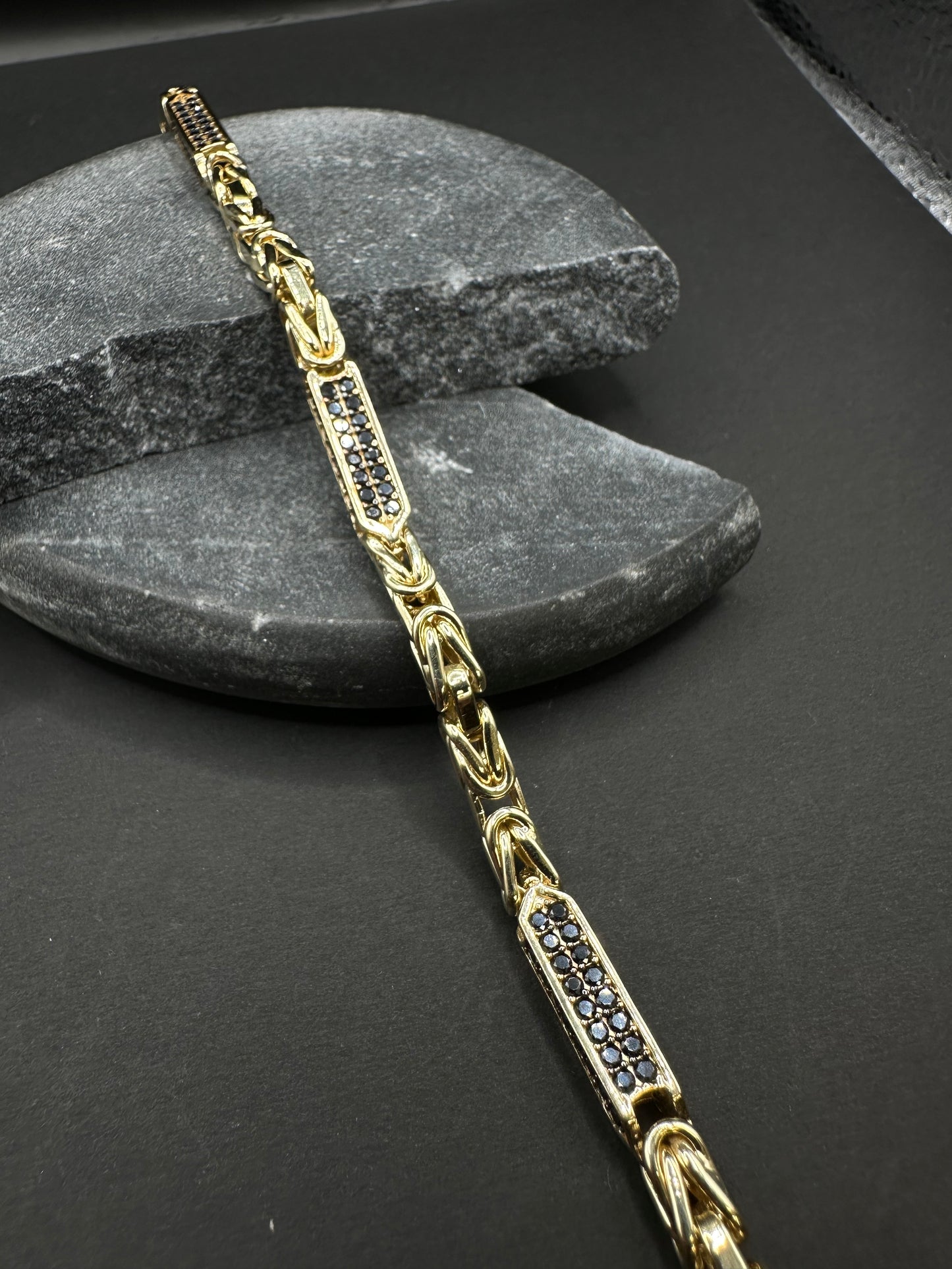 Schitterende 14K Gouden Koningsarmband met Natuurlijke Onyx Stenen – 22 cm