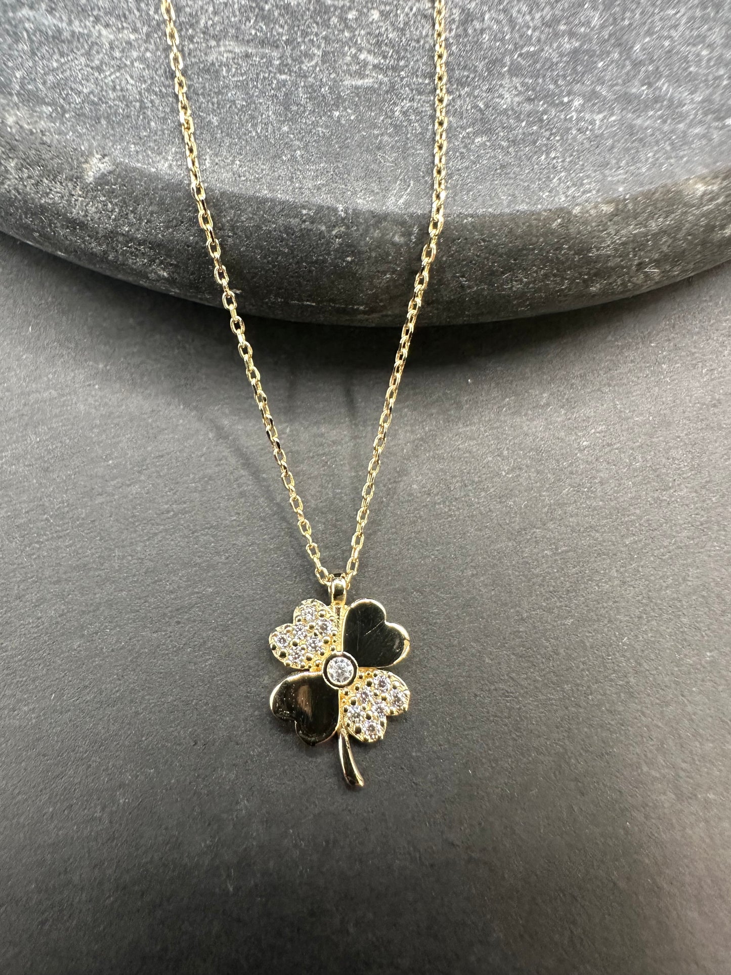 14K Gouden Ketting met Klavertje Vier Hanger – 42 cm