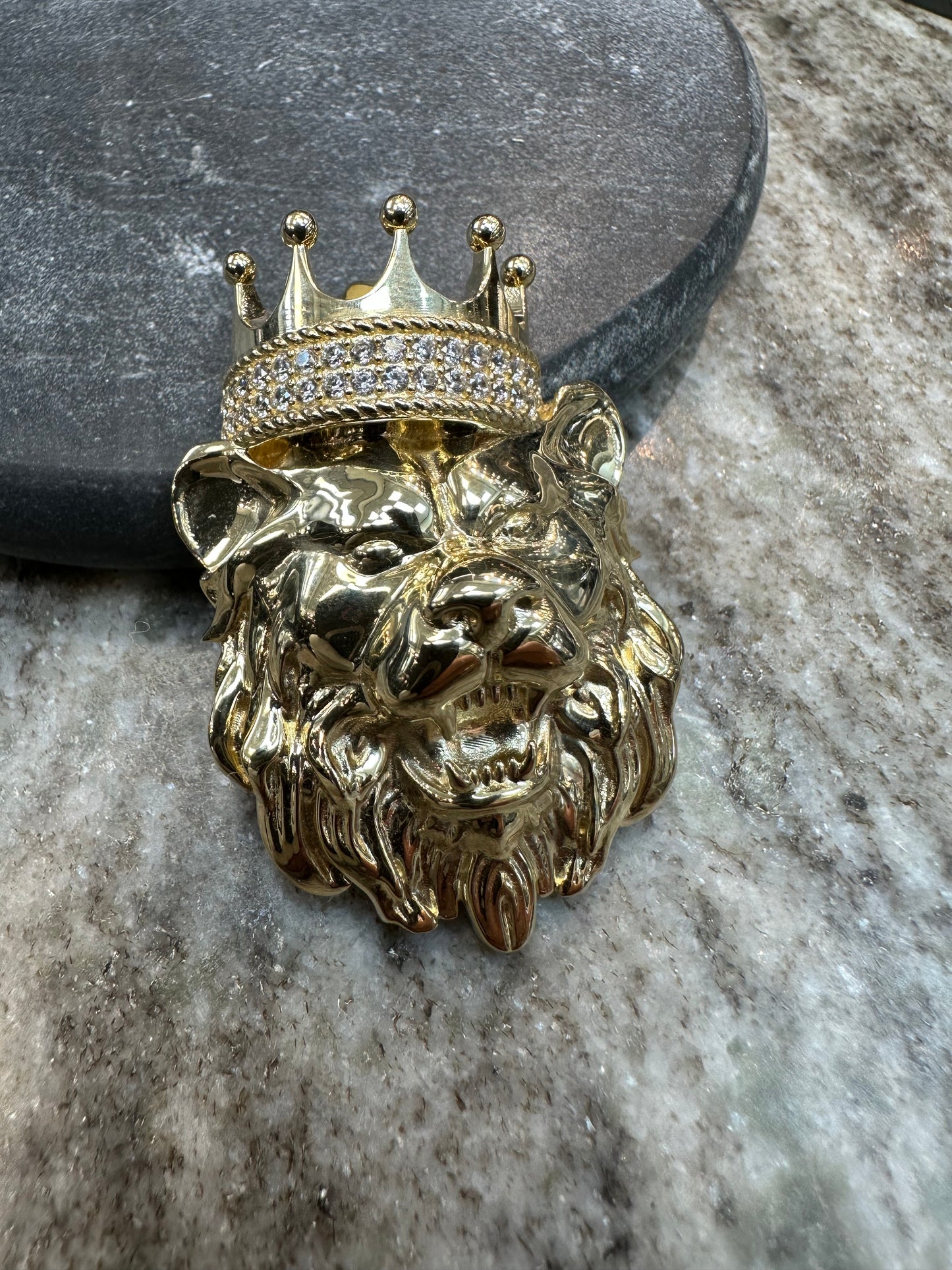 14K Gouden Leeuwkop Hanger met Zirkonia