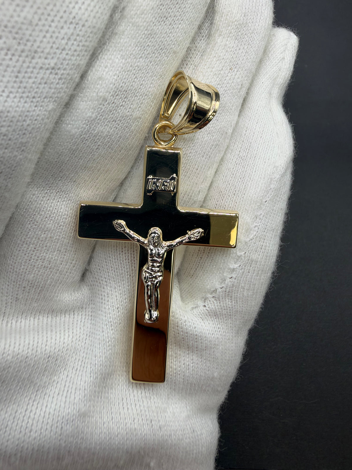 14K Gouden Kruis met Jezus in Witgoud – 30 mm x 60 mm