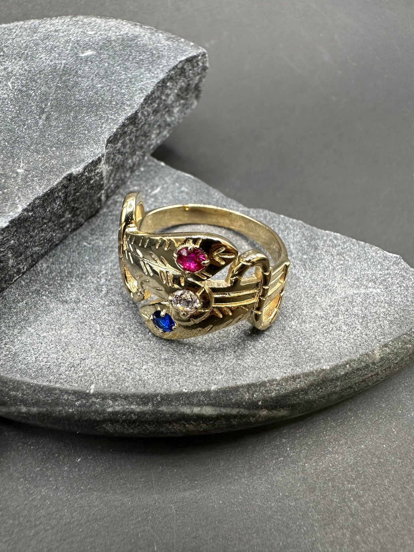 14K Gouden 3-Koppige Slangen Ring met Edelstenen