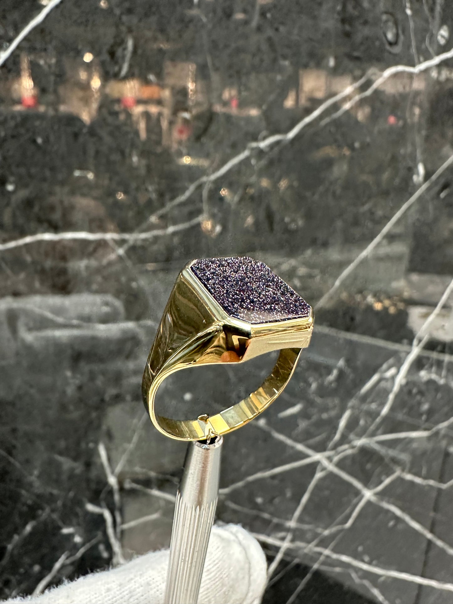 Prachtige 14K Gouden Zegelring met Paarse Lagensteen