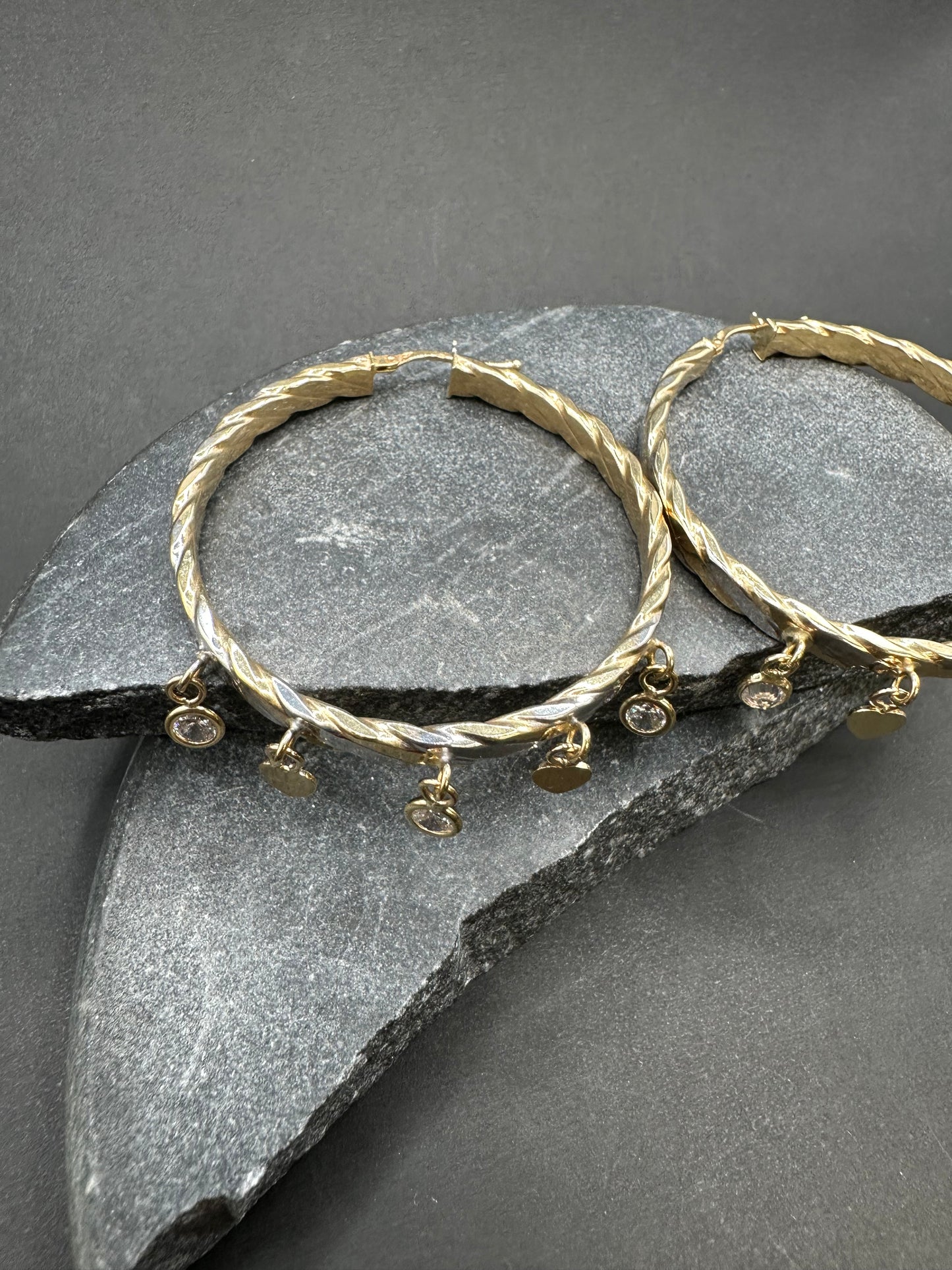 14K Gouden Oorbellen met Bedeltjes – 43,5 mm