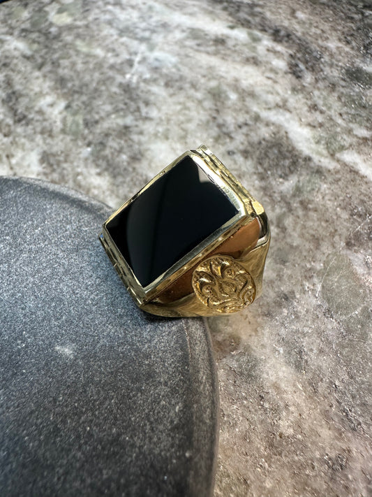 18K Gouden XL Zegelring met Gelaagde Onyx Steen – Maat 20