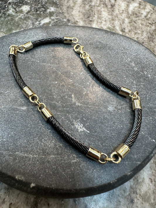 14K Gouden Armband met Zwarte Gevlochten Band