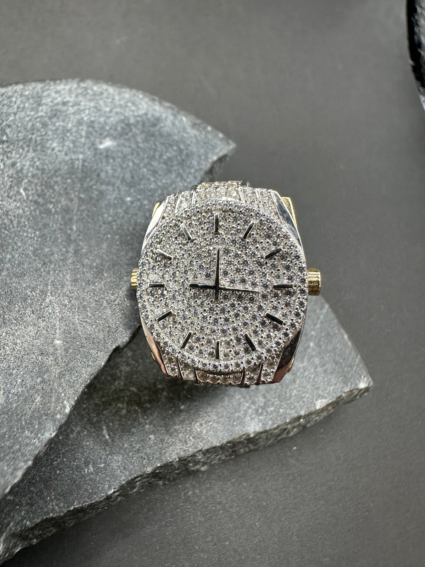 14K Gouden Iced Klok Ring met Zirkonia – Maat 20,5
