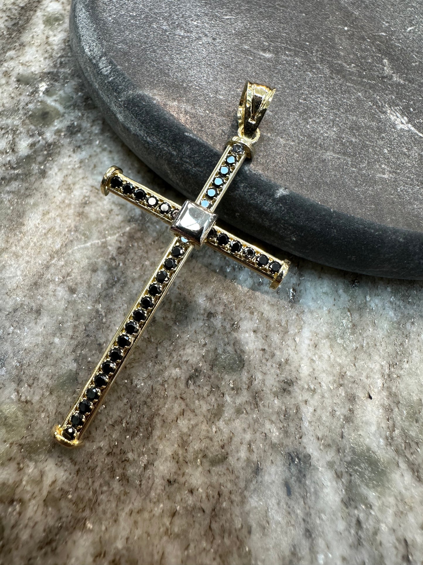 14K Gouden Elegante Kruishanger met Onyx