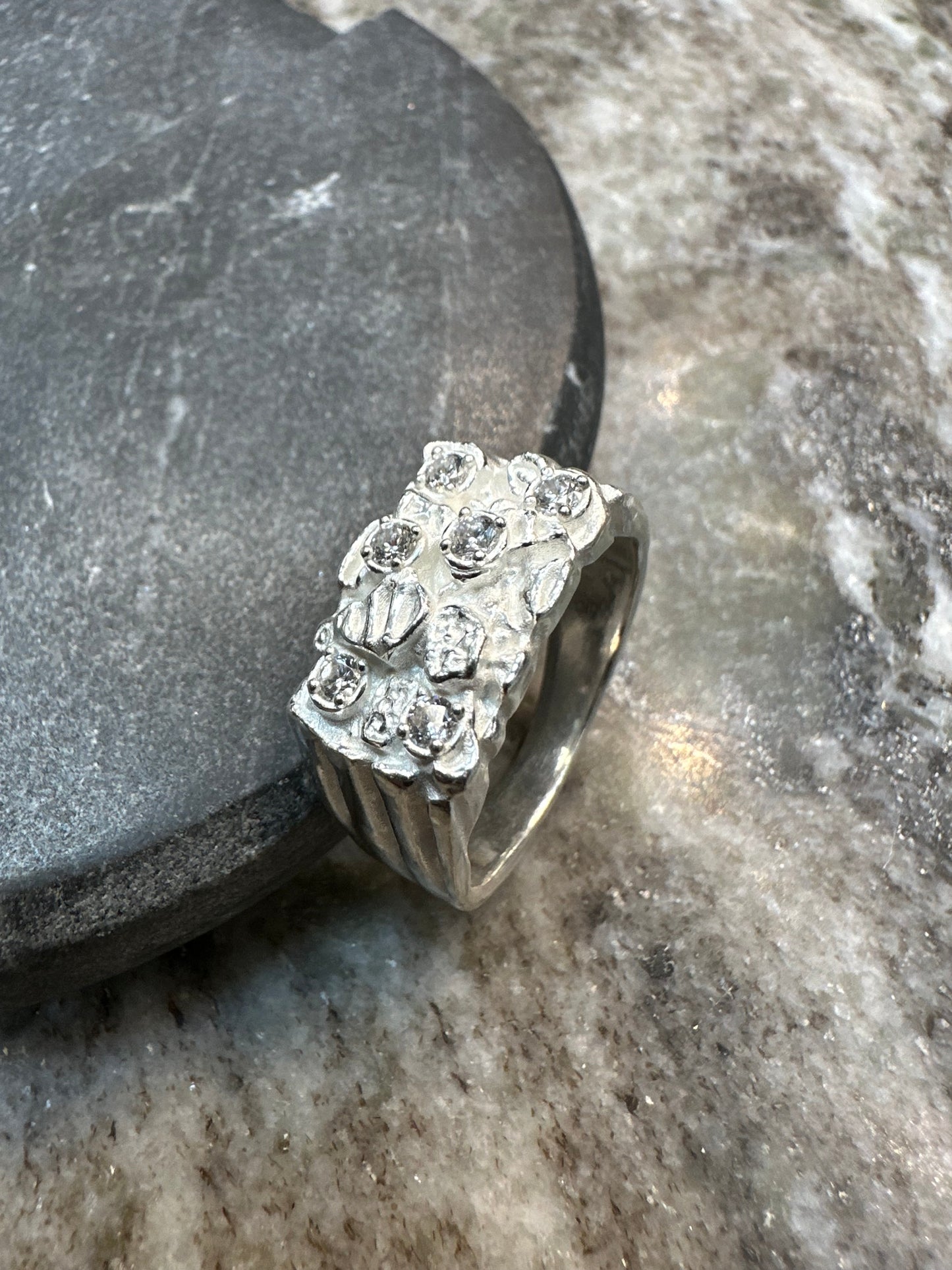 925 Zilveren Iced Nugget Ring – Luxe & Opvallend Design