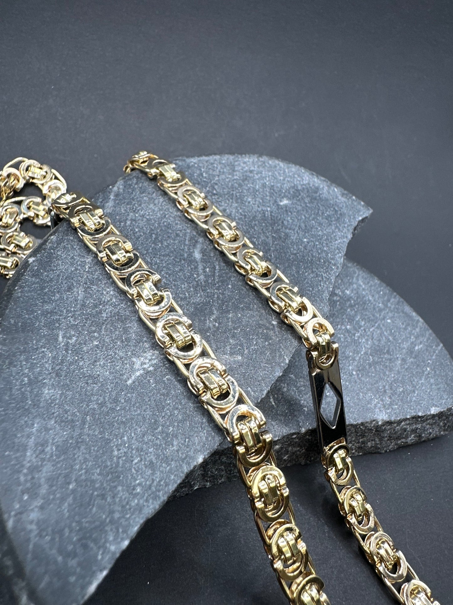 14K Gouden Massieve Platte Koningsketting met Witgouden Ruitjes – 70 cm