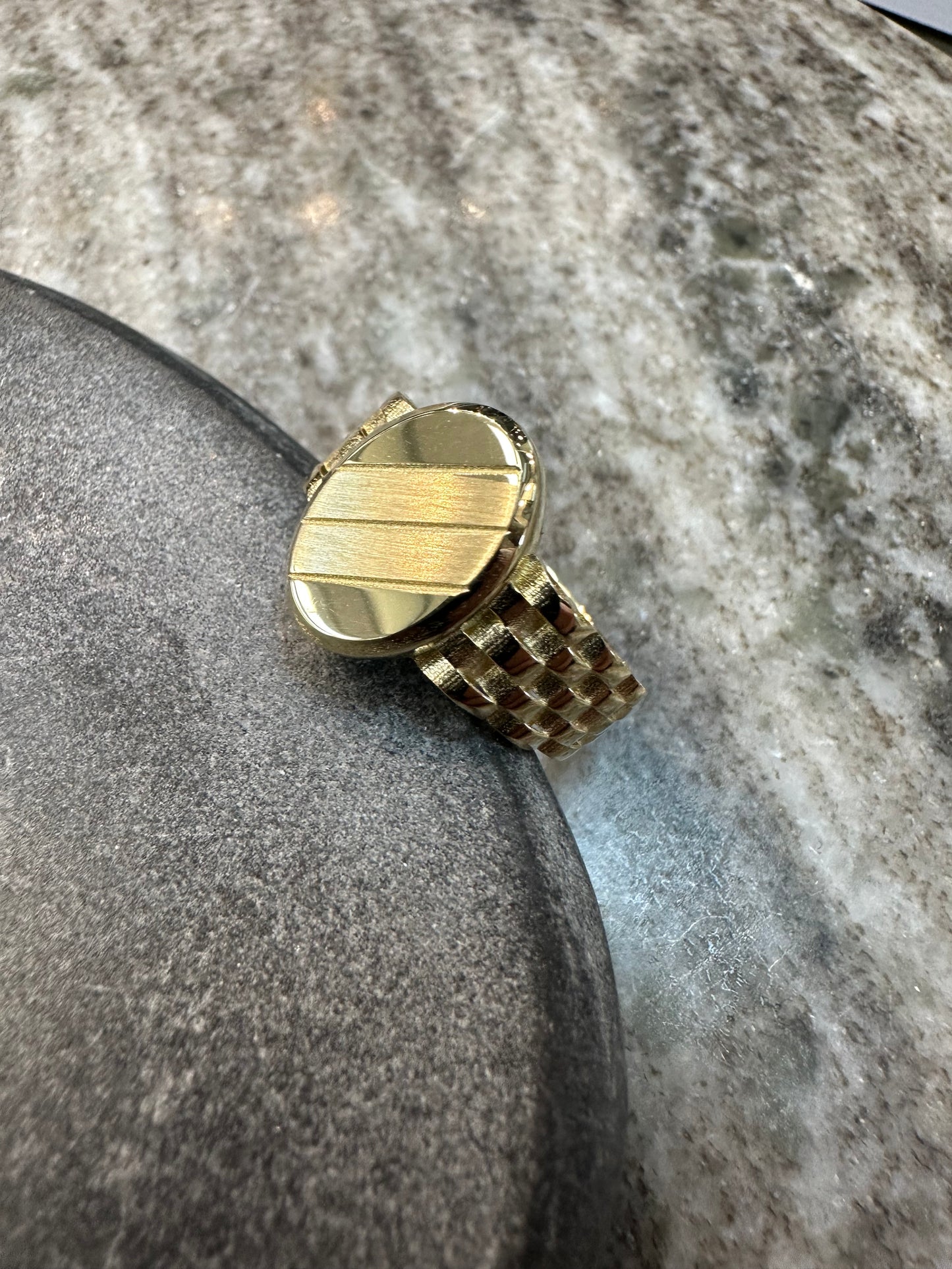 Prachtige 14K Gouden Zegelroley Ring – Maat 21