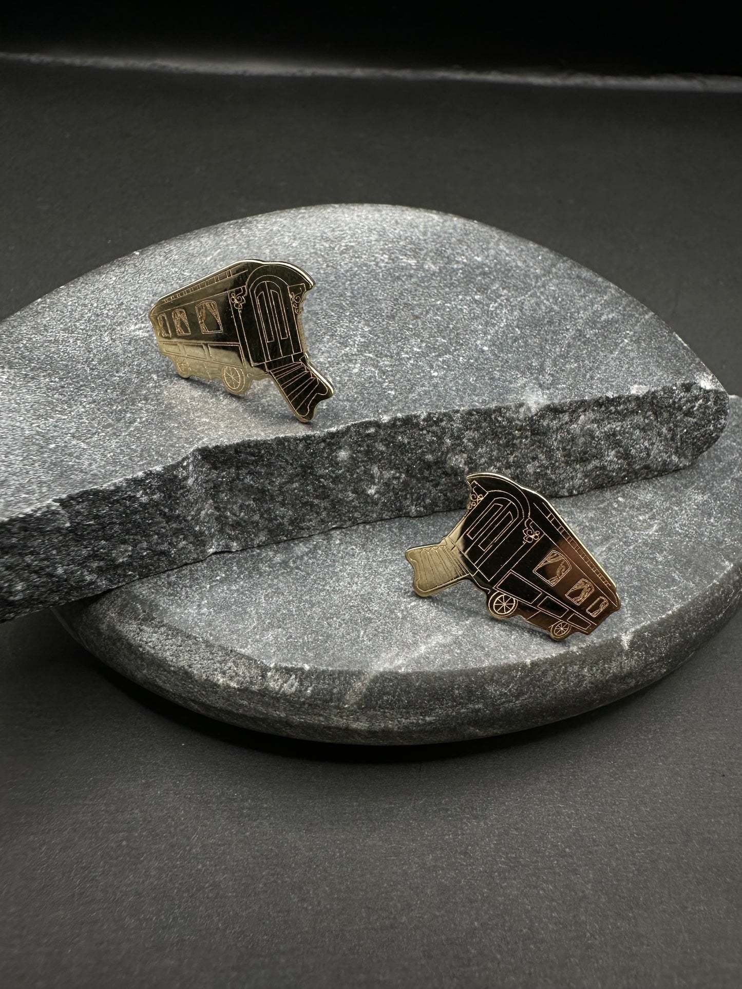 14K Gouden Woonwagen Knopjes Oorbellen – 21,13 mm